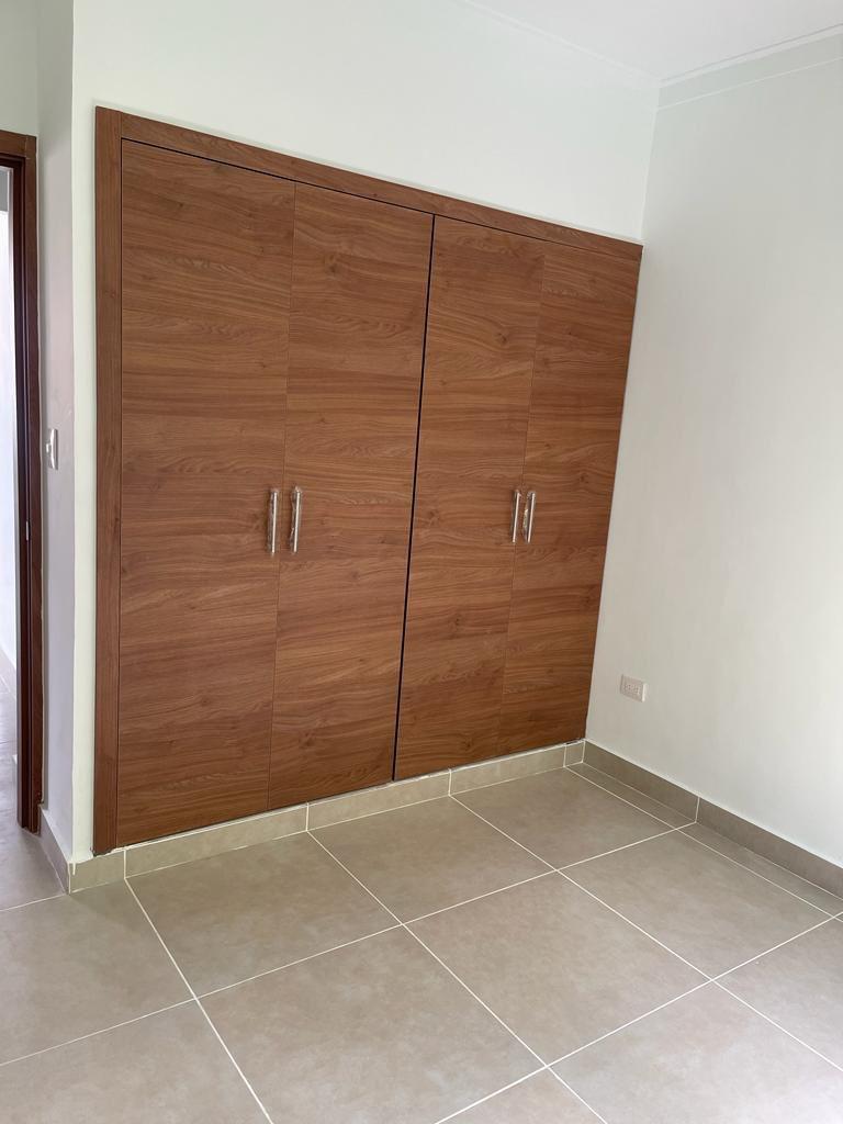 apartamentos - Alquilo 3er Nivel Avenida Beisbolistas 8