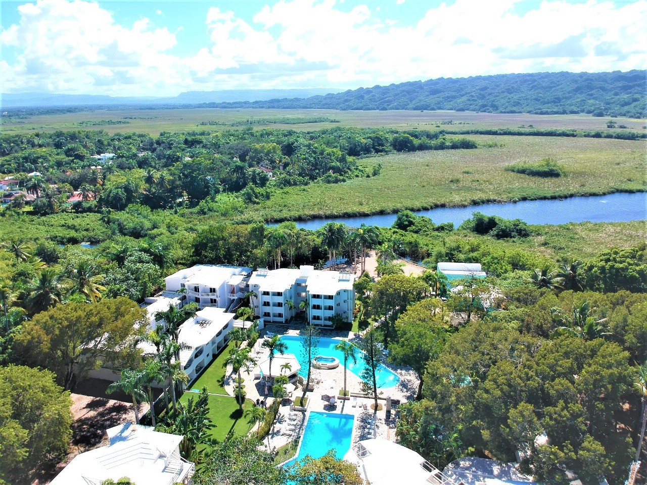 apartamentos - Lujoso apartamento en el centro de cabarete a un minuto de la playa a pie  1