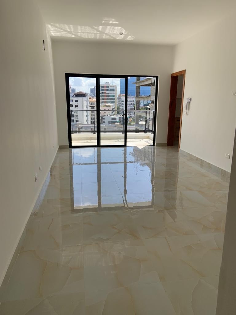 apartamentos - Alquiler de Apartamento en Naco piso 8 con Linea Blanca