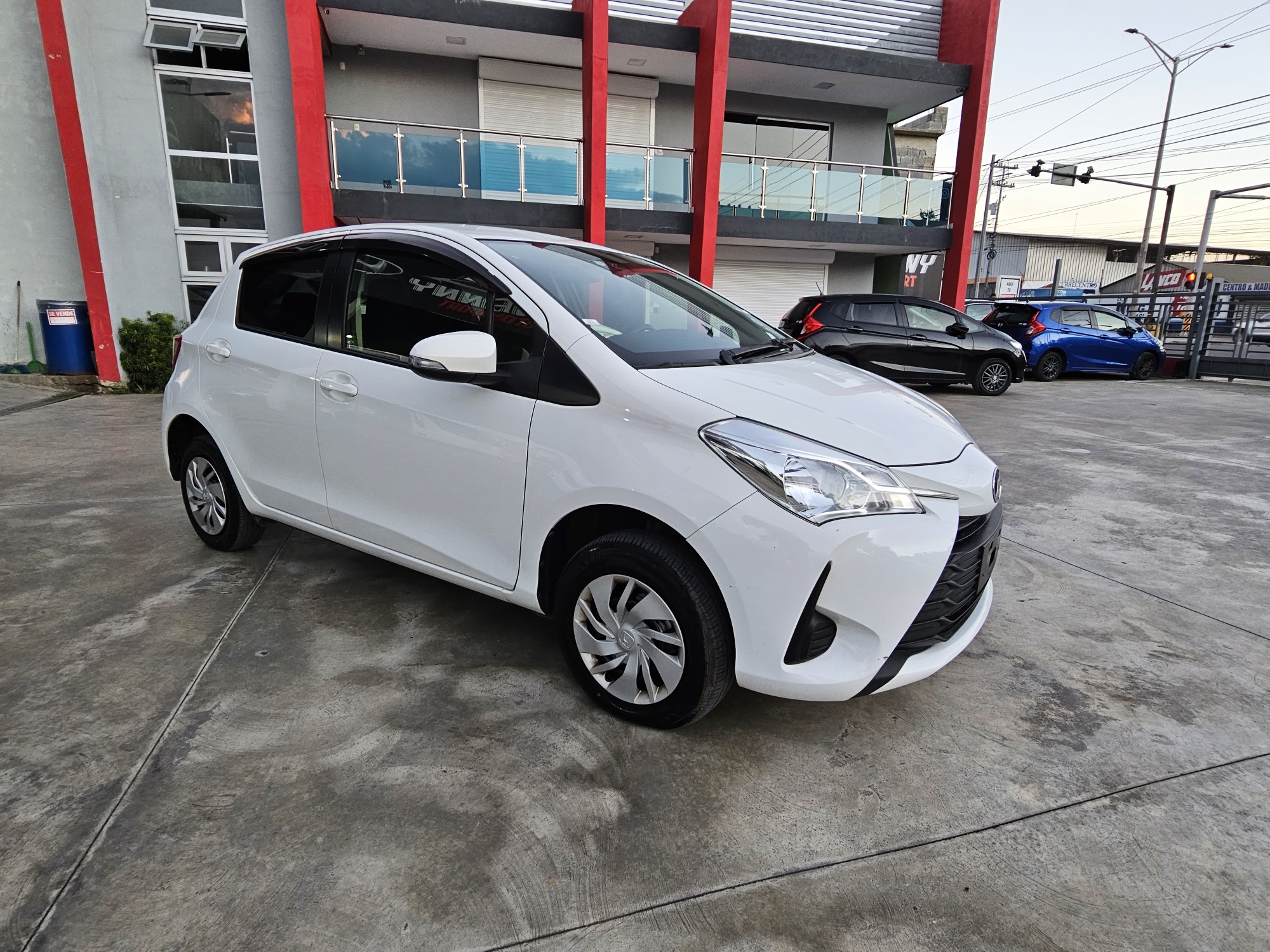 carros - Toyota Vitz 2017 