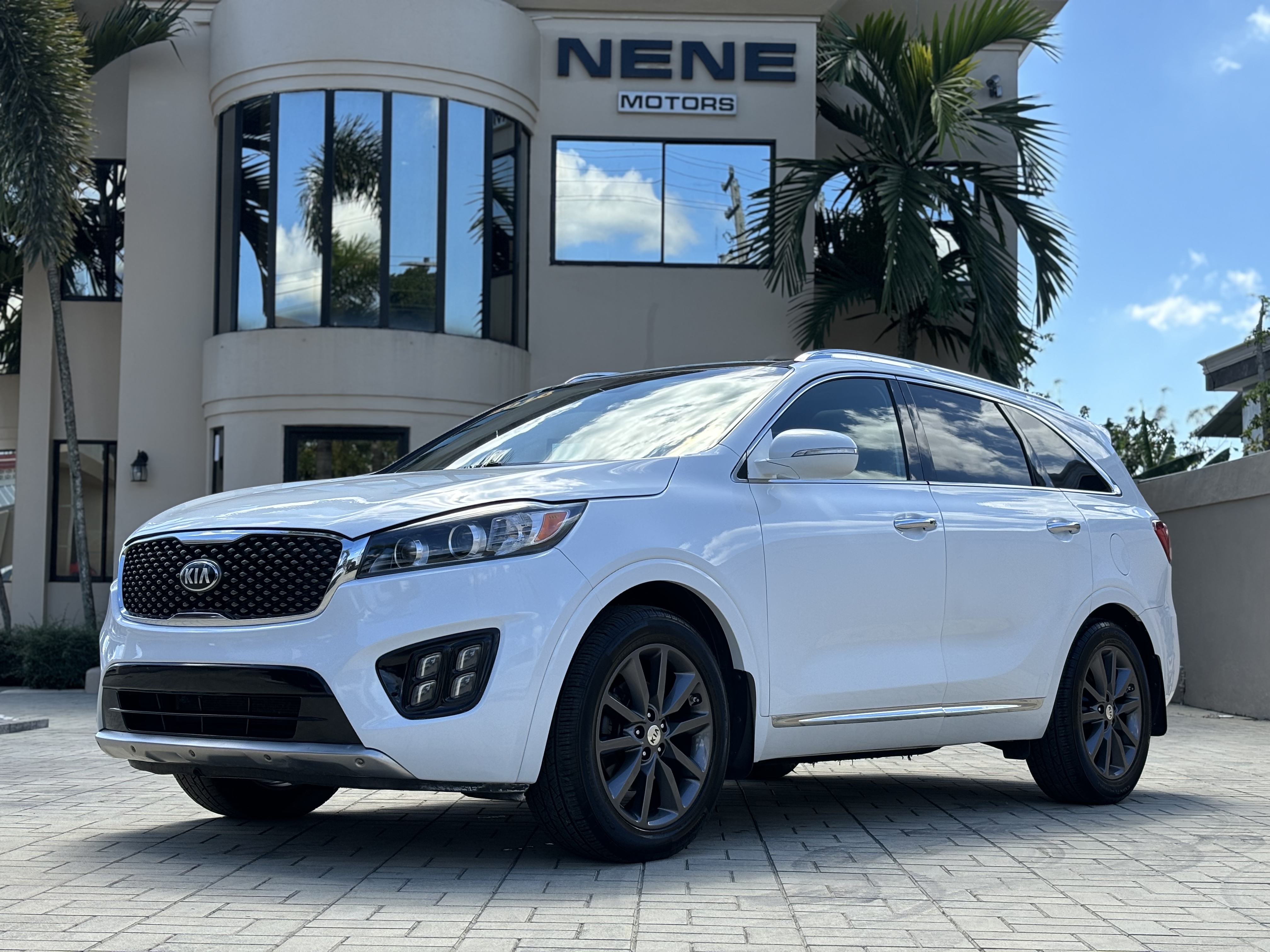 jeepetas y camionetas - Kia Sorento SXL V6 año 2016.