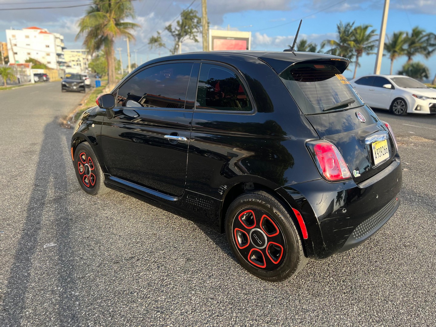 carros - Fiat 500e año 2015 4