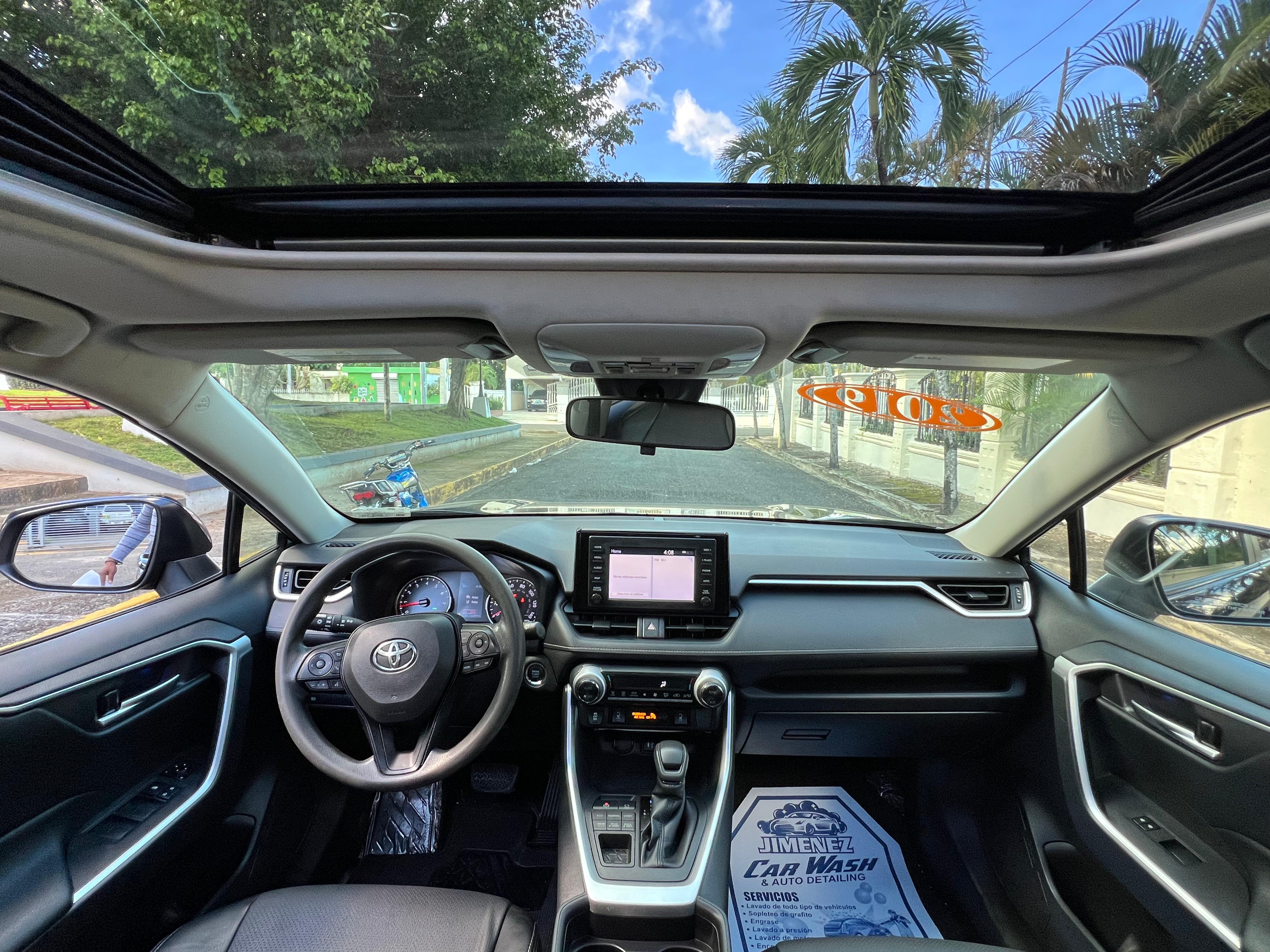 jeepetas y camionetas - Toyota rav4 2019 XLE premium  3