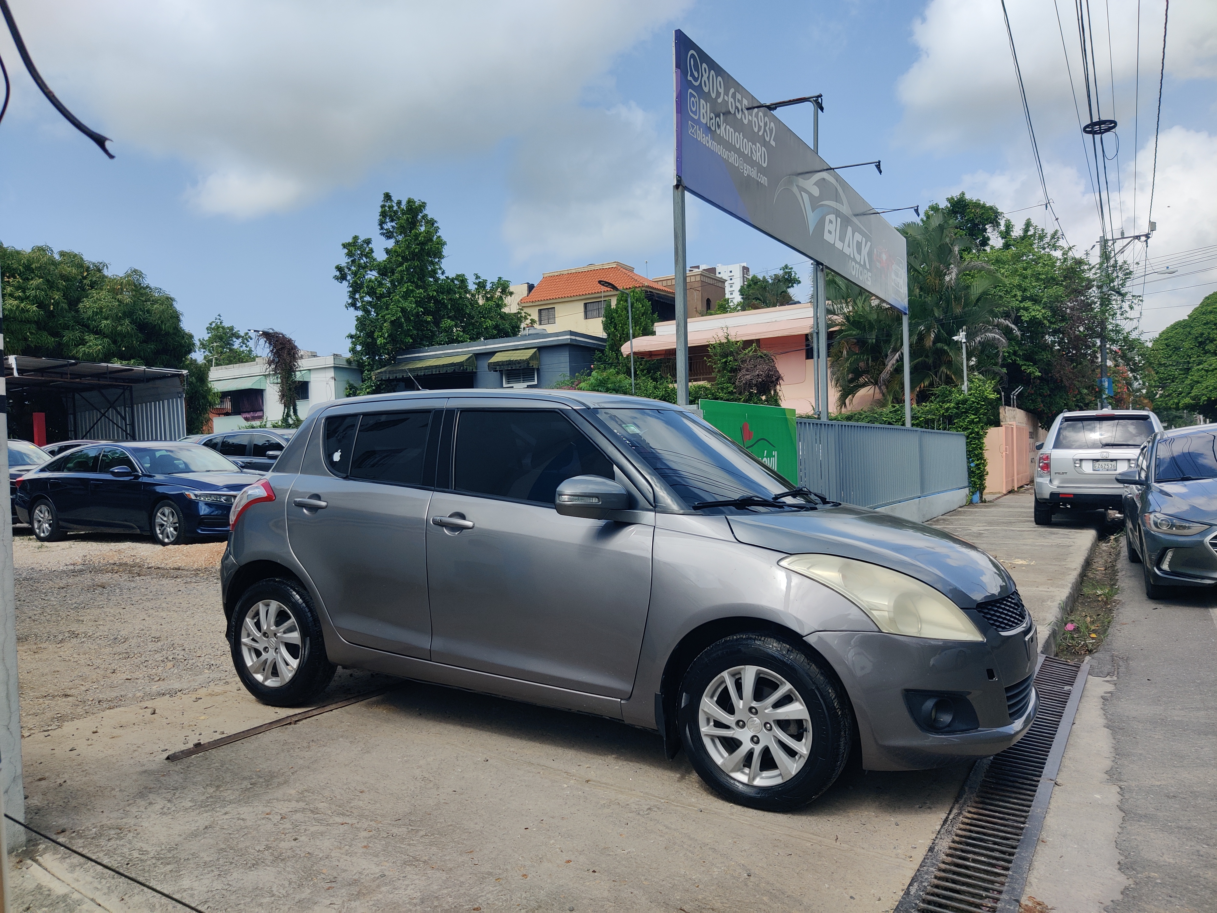 carros - SUZUKI SWIFT 2015