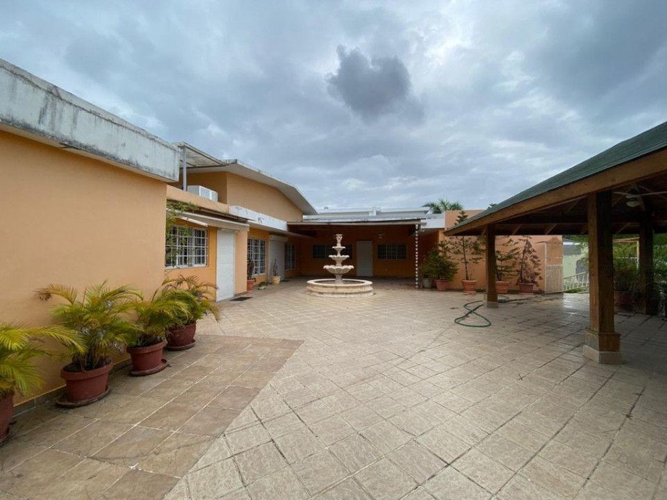casas - Alquilo amplia casa con patio en Arroyo Hondo Viejo - para uso comercial 3
