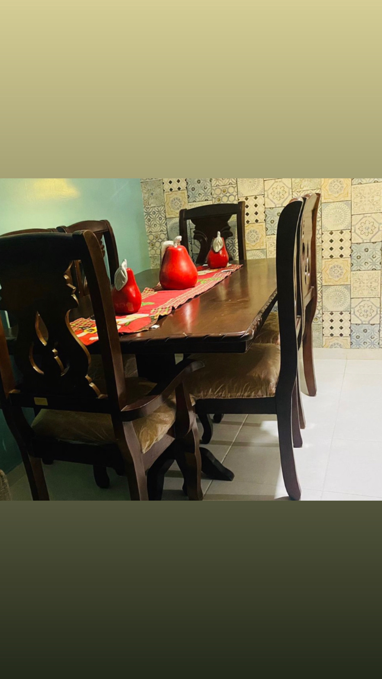 muebles y colchones - Vendo  comedor $19,000 Andiroba de 6 sillas 