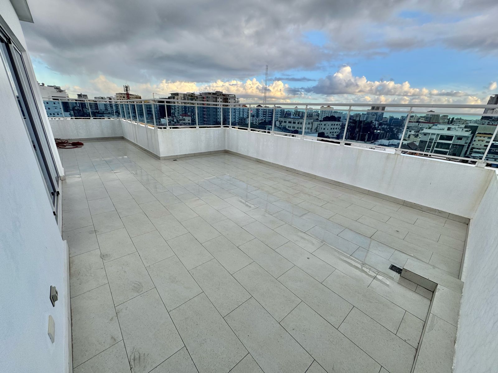 apartamentos - Vendo PENTHAUSE NUEVO en el Millon wi