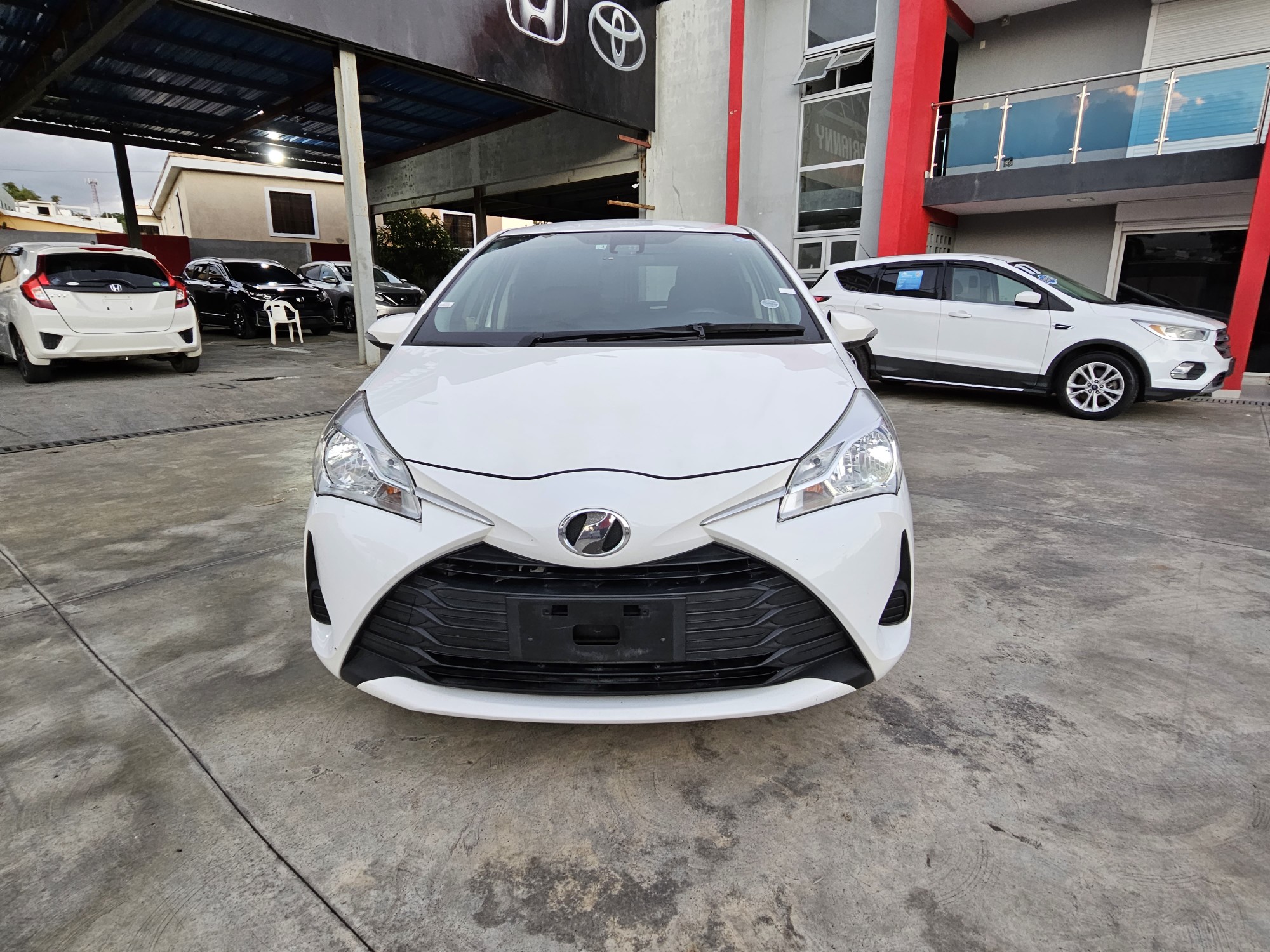 carros - Toyota Vitz 2017  1