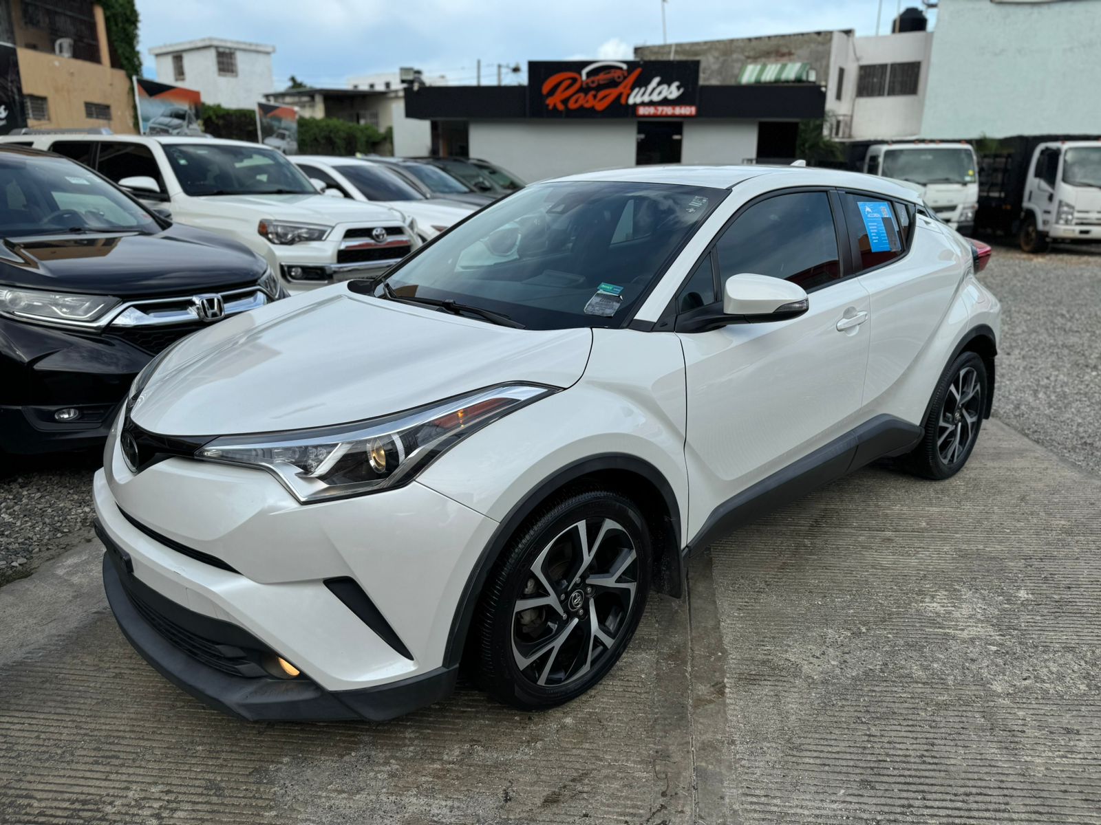 jeepetas y camionetas - Toyota C-HR XLE 2018