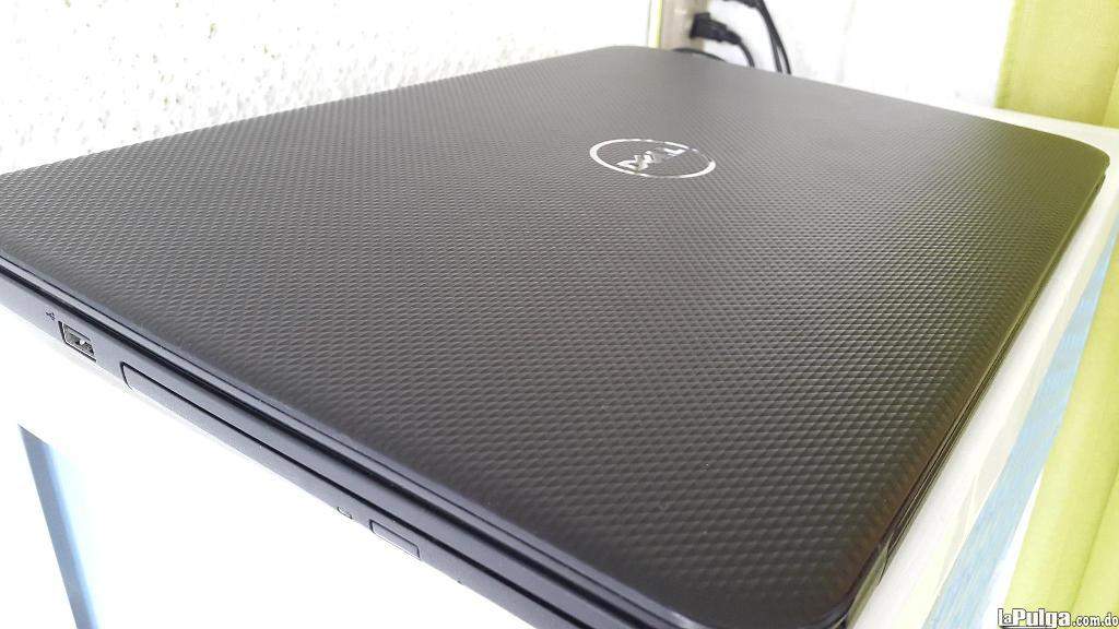 computadoras y laptops - Dell inspiron 17 pulg intel Ram 4gb ddr3 Disco 400gb trae su Bulto 2