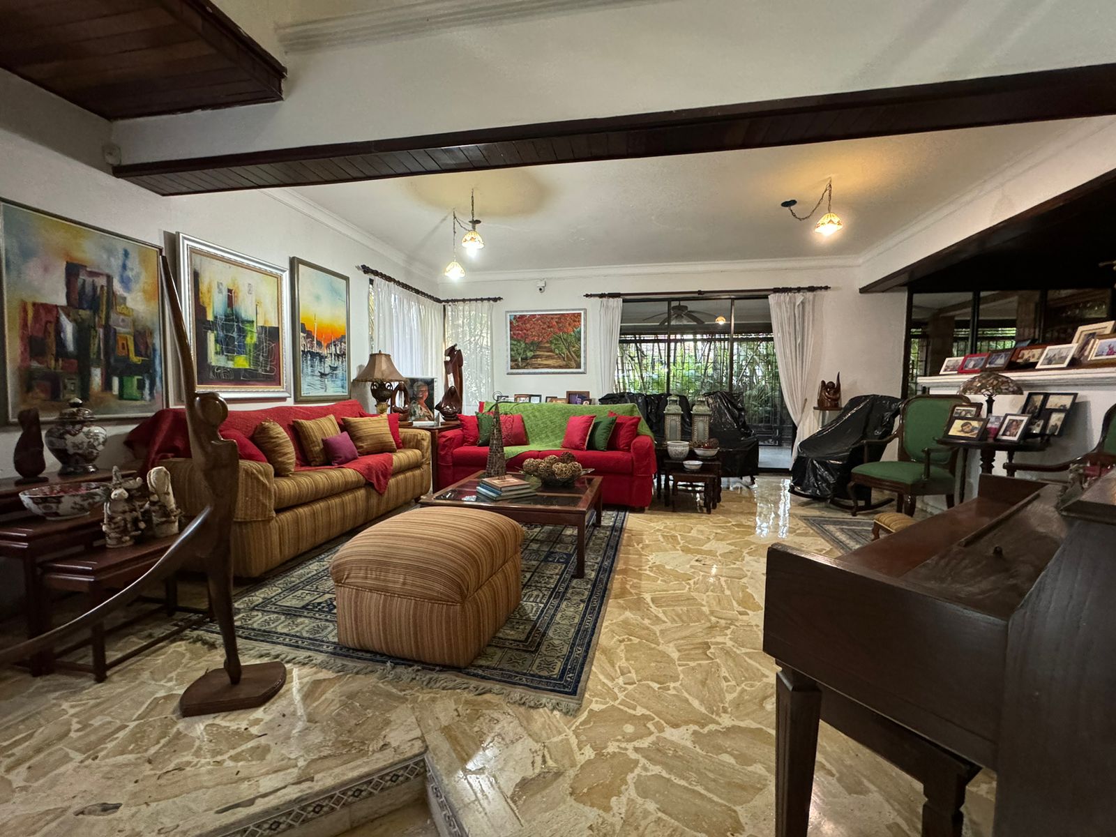 casas - Amplia casa en Arroyo Hondo II 0