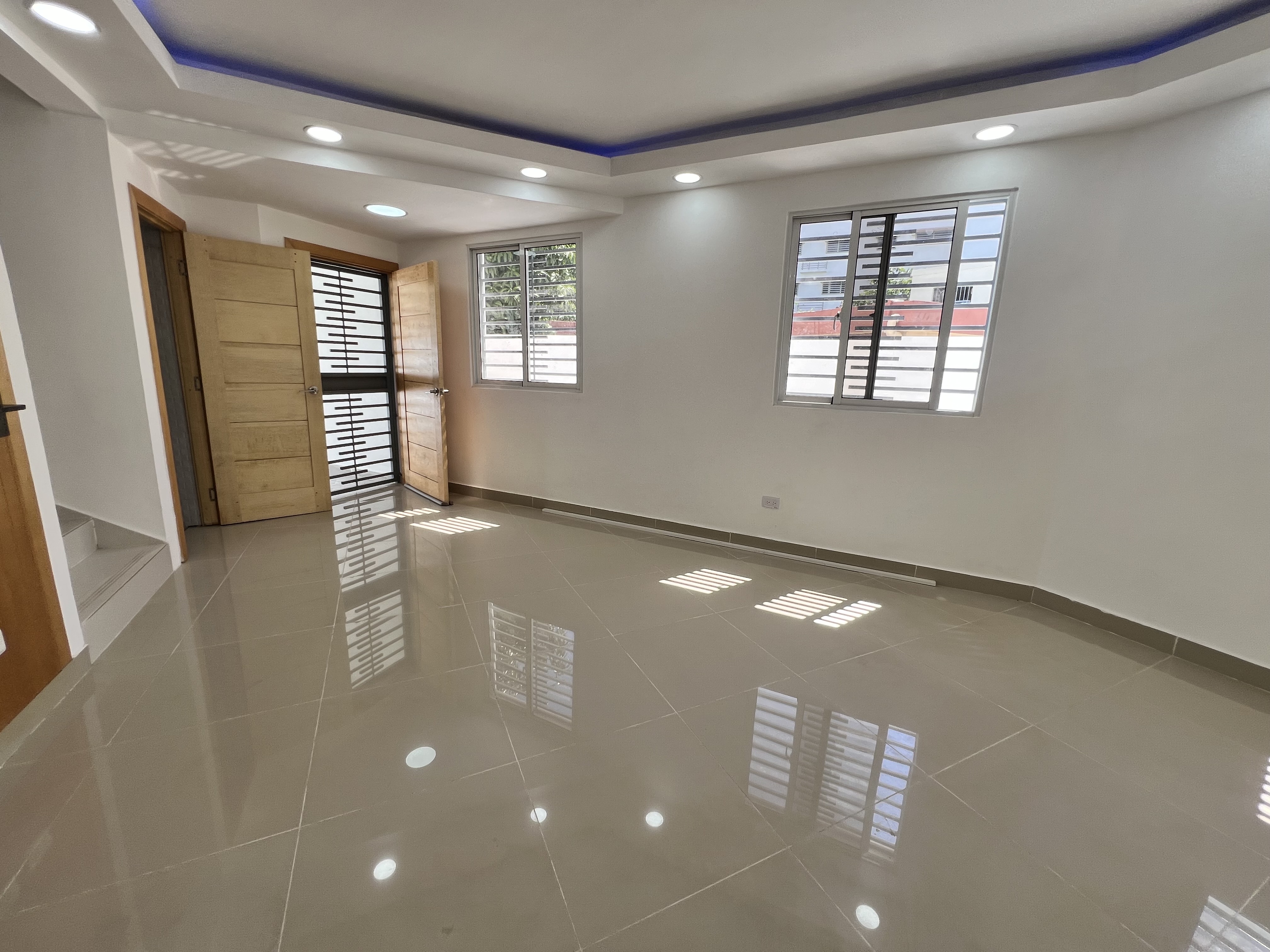 casas - venta de casa con piscina en la autopista de san Isidro brisa oriental  4