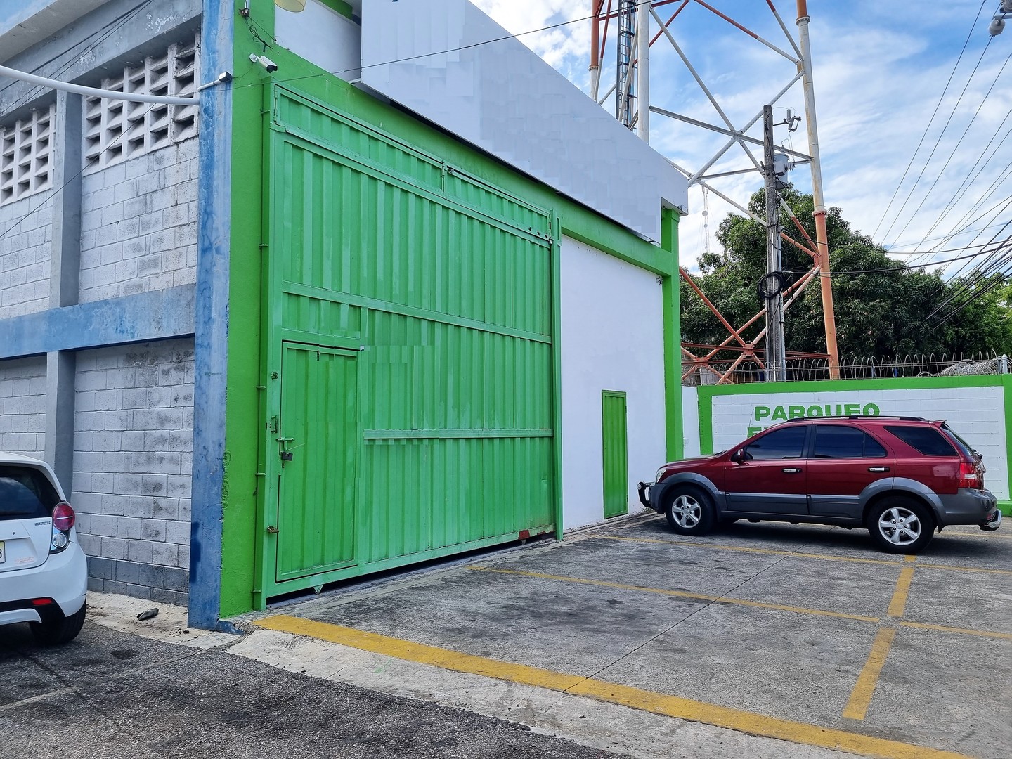 oficinas y locales comerciales - Alquiler Nave industrial de doble altura en block reforzado en Manoguayabo