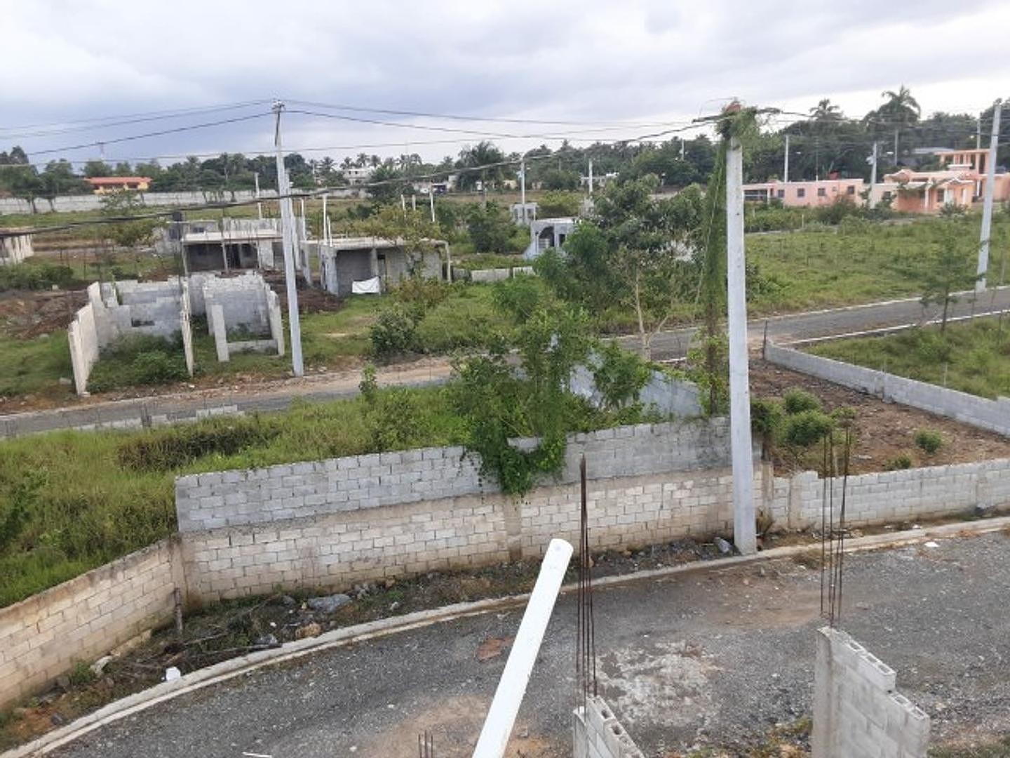 solares y terrenos - vendo solar  150 mts. con titulo de propiedad  Res.  Doña Luz en santo domingo