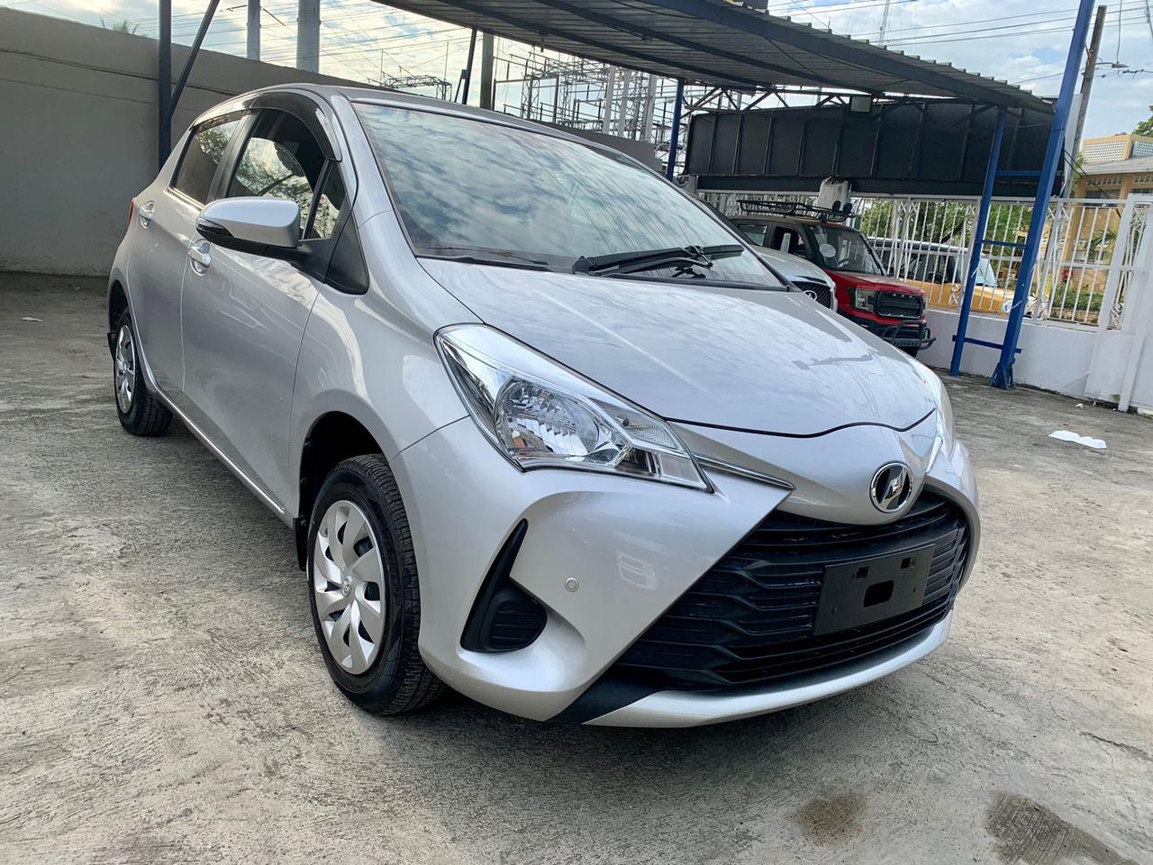 carros - Toyota Vitz 2018 3