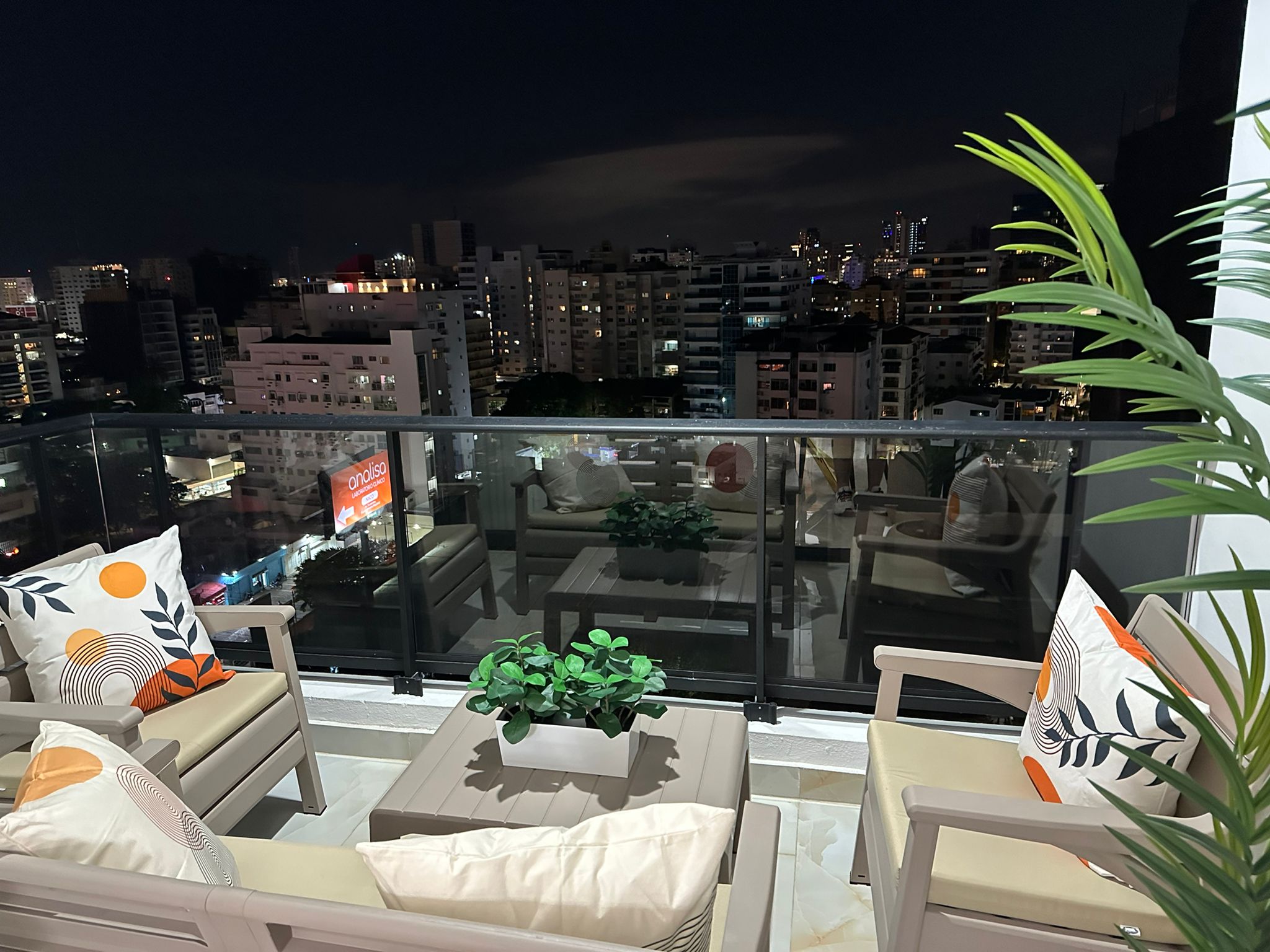 apartamentos - Se Renta En Naco Apartamento Amueblado Sin Interme