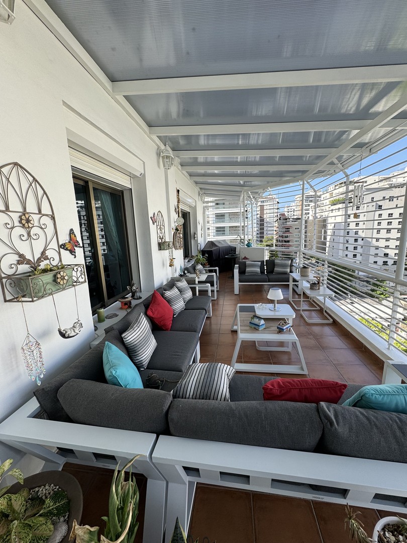 apartamentos - Piantini 4 habitaciones 4.5 banos 4 parqueos amplio balcon