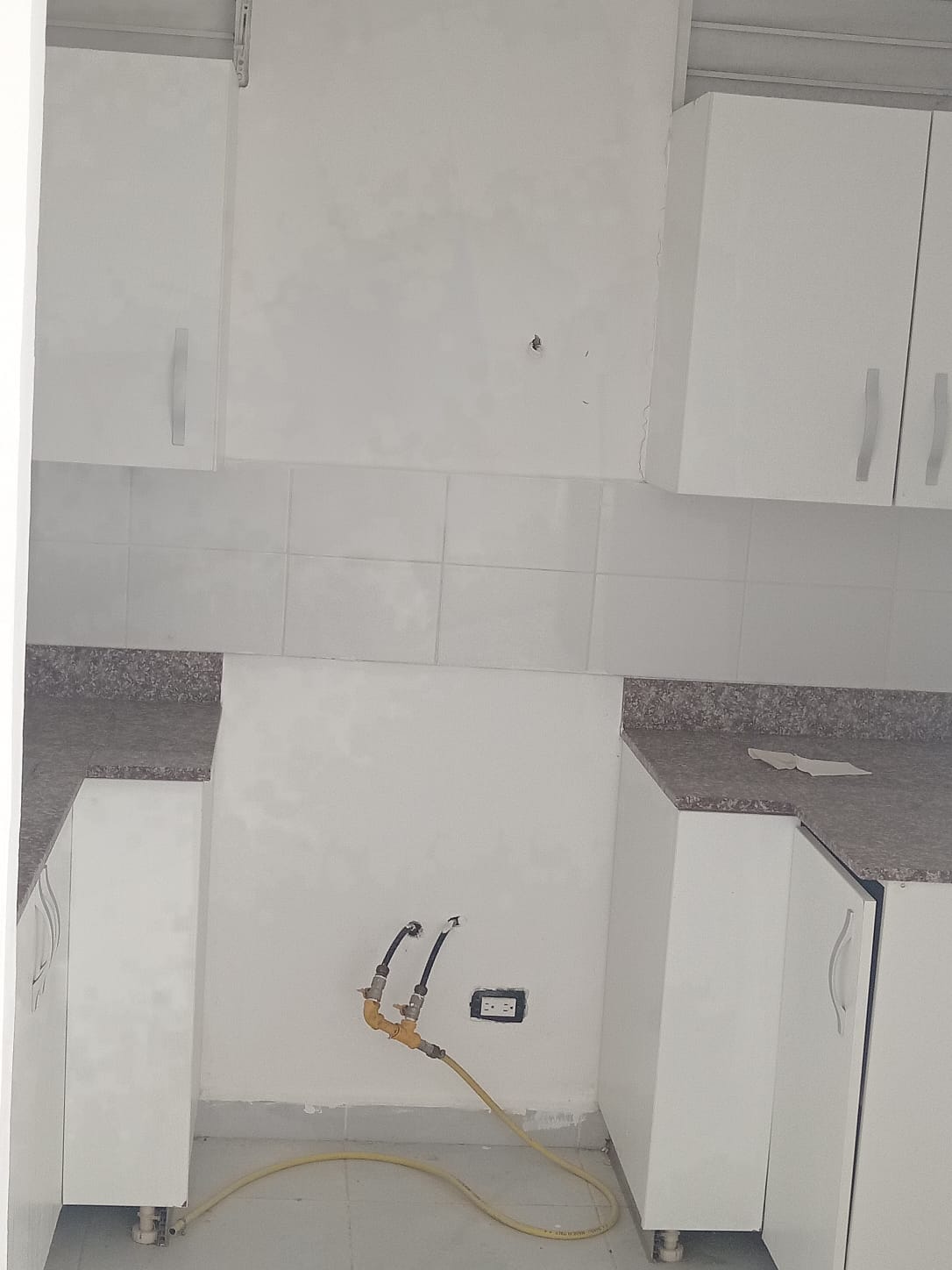 apartamentos - Tercer piso en la Avenida Jacobo Magluta 5