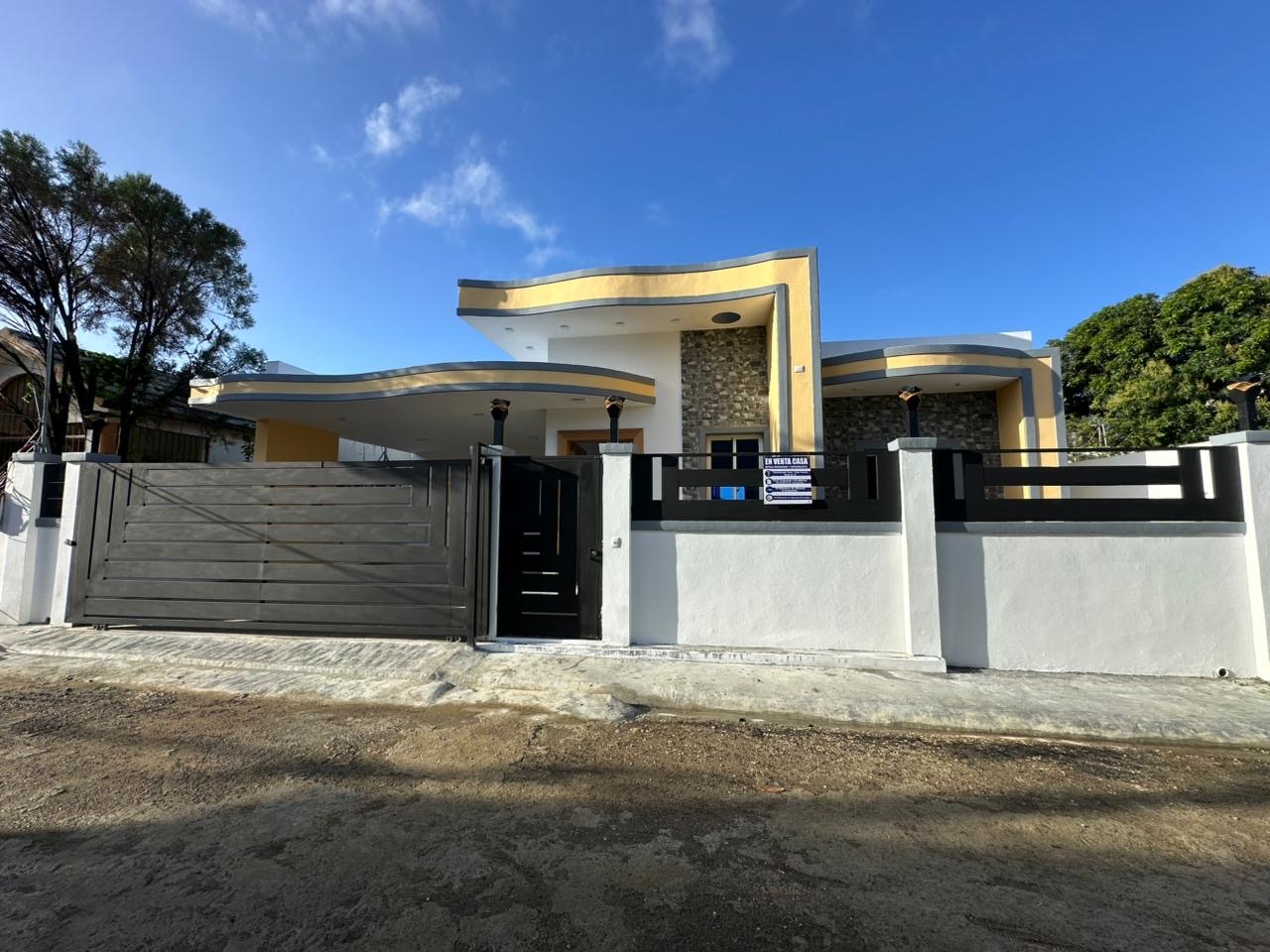 casas - Se vende Casa Moderna y Minimalista en Urbanización Coca-Cola, Puerto Plata, RD