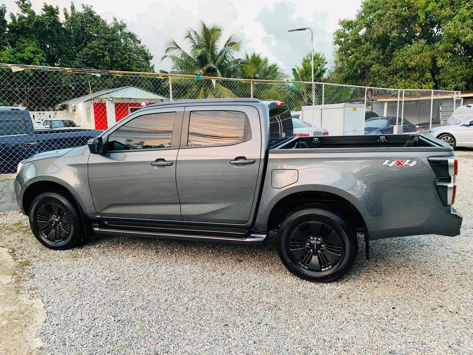 jeepetas y camionetas - 2024 Isuzu DMAX LSE 15 Mil km  6