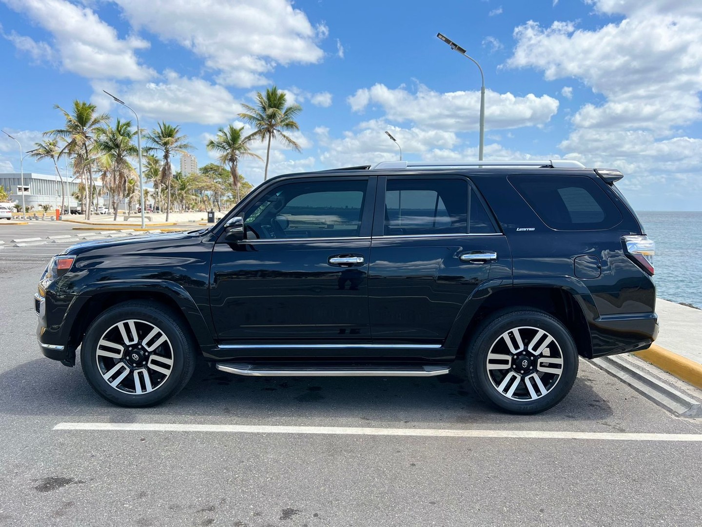 jeepetas y camionetas - TOYOTA 4RUNNER LIMITED - 4X4 - RECIEN IMPORTADA 2