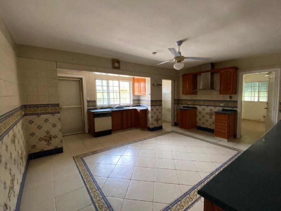 casas - Alquilo amplia casa con patio en Arroyo Hondo Viejo - para uso comercial 6