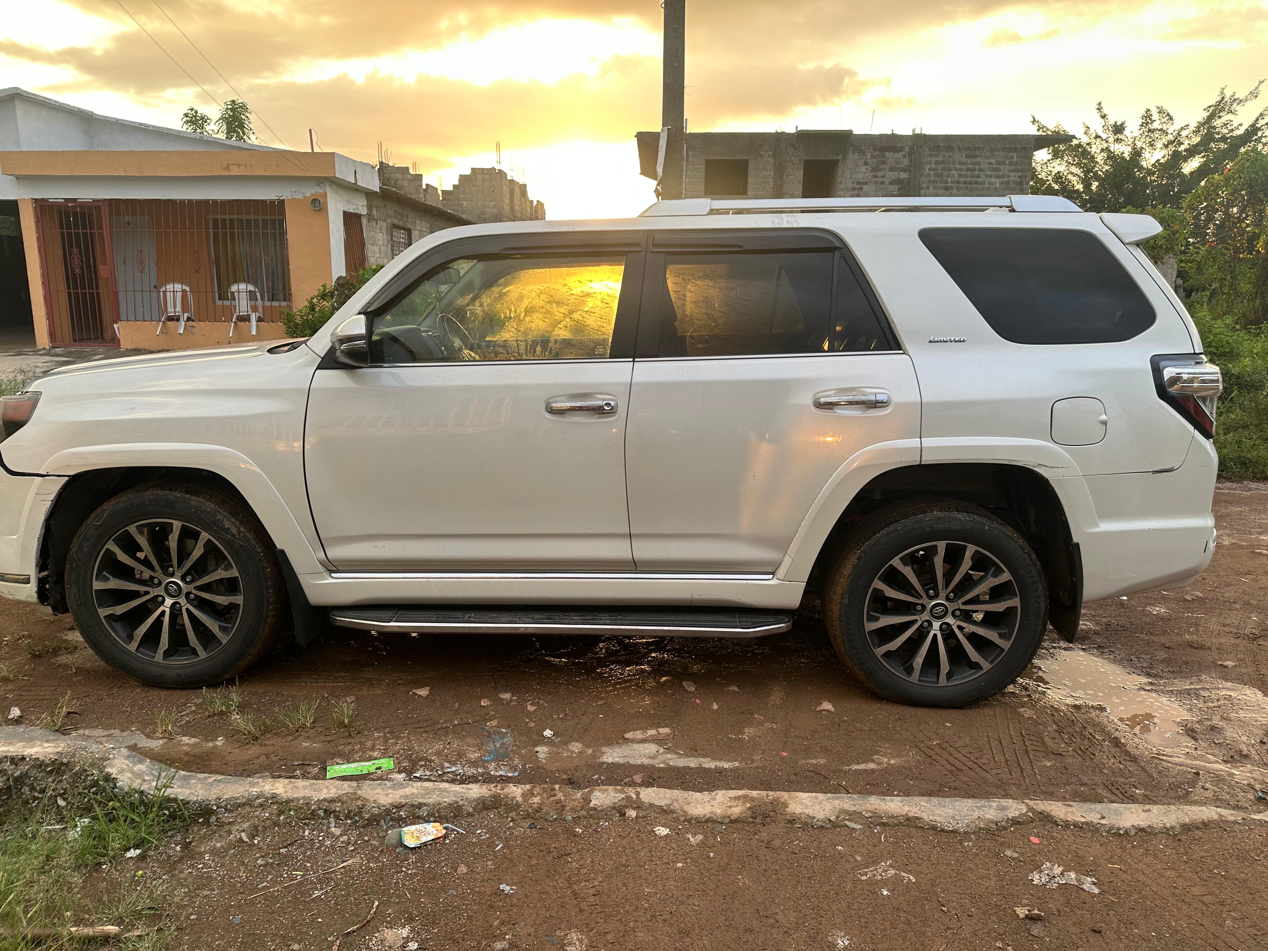 jeepetas y camionetas - Toyota 4runner limited 2016 2