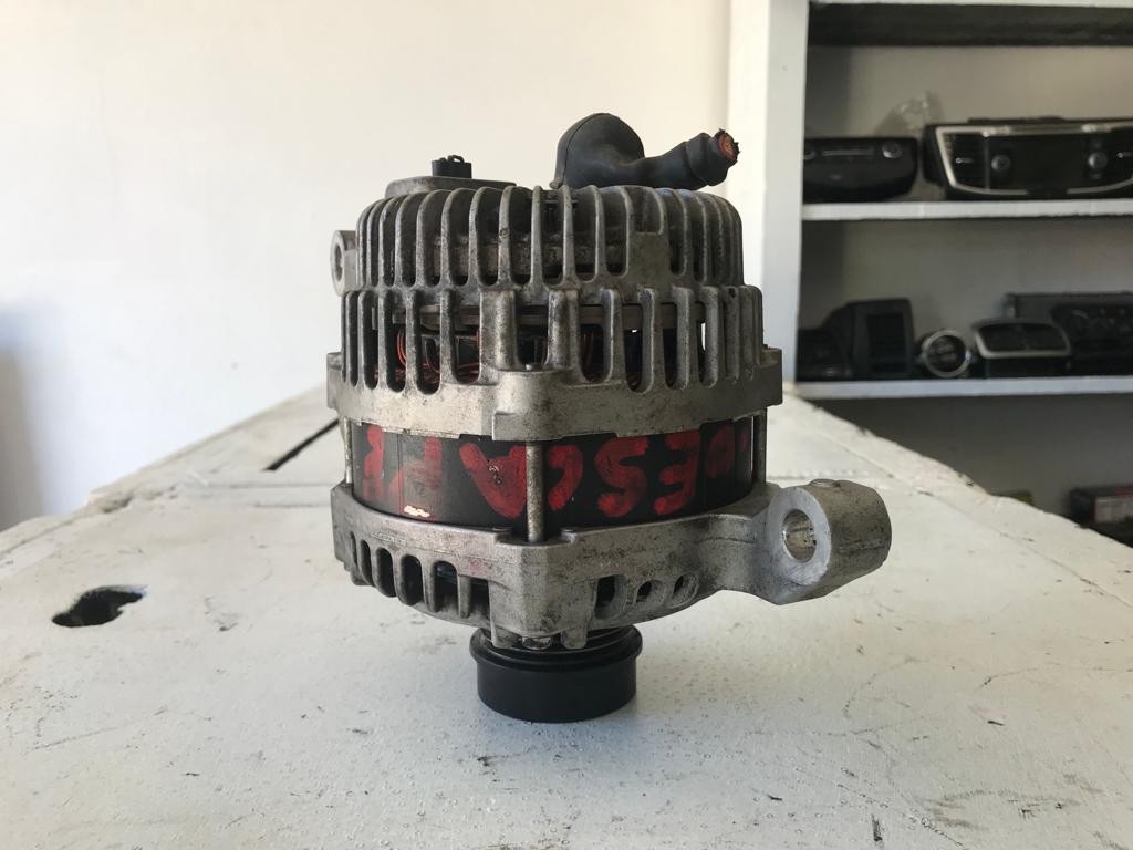 accesorios para vehiculos - Vendo FORD ESCAPE ALTERNADOR AÑO 2014