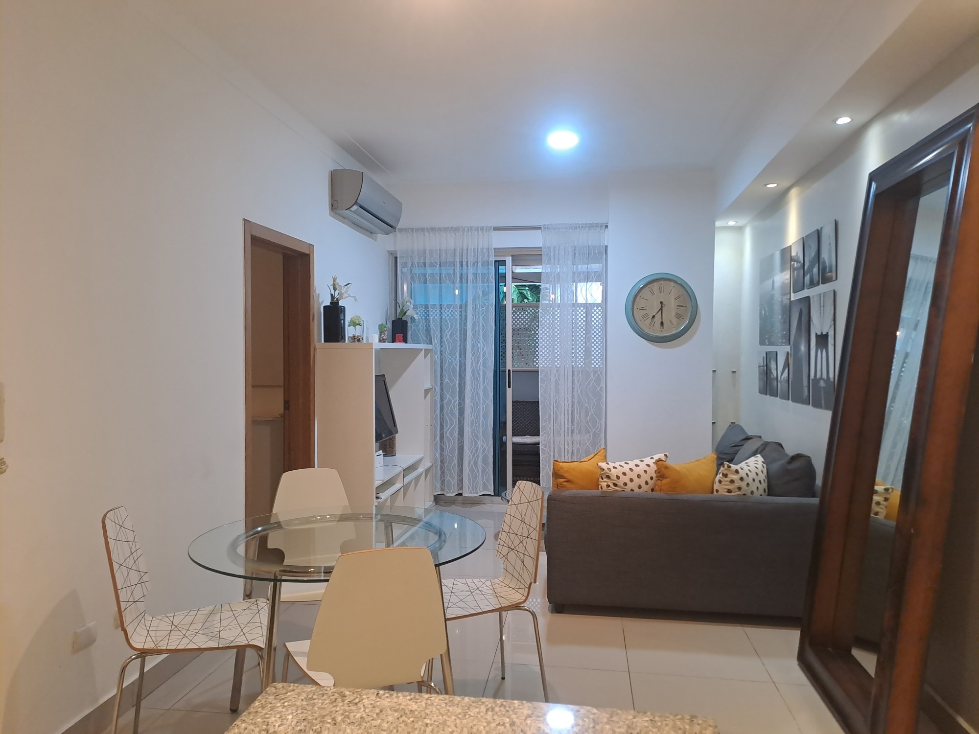 apartamentos - Apartamento  con terraza amueblado 2do piso en serralles 
 7