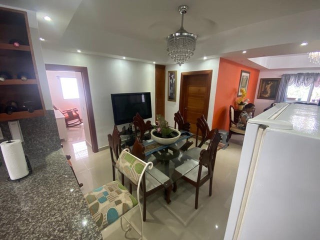 apartamentos - Apartamento en venta Santo Domingo #24-1405 tres dormitorios, terraza, seguridad
