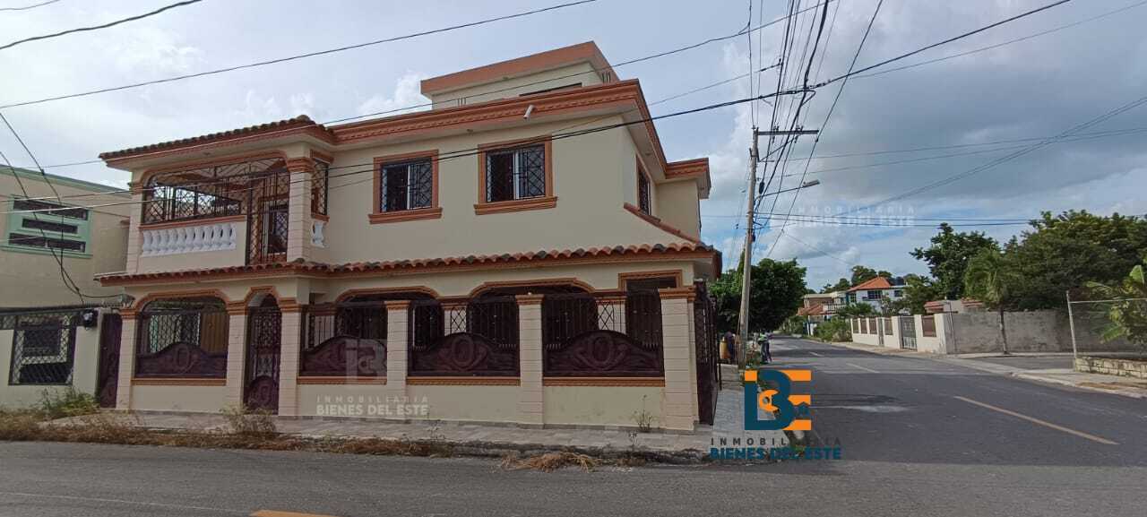 casas - Se Alquila Casa GRANDE en Residencial Naime 0