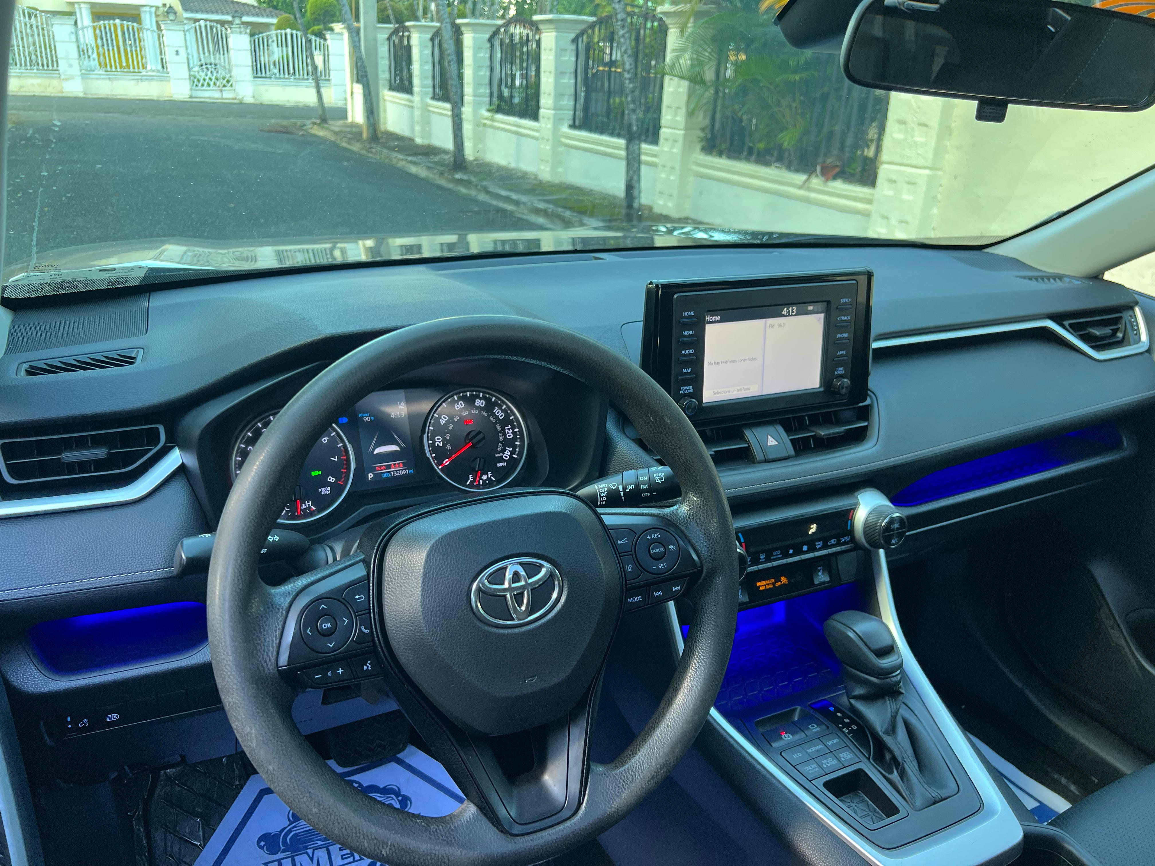 jeepetas y camionetas - Toyota rav4 2019 XLE premium  7