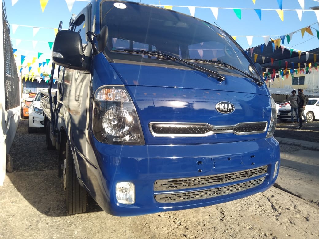 carros - KIA BONGO 2017 AZULDESDE: RD$ 850,100.00