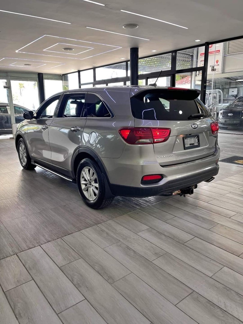 jeepetas y camionetas - Kia Sorento 2019 impecable  4