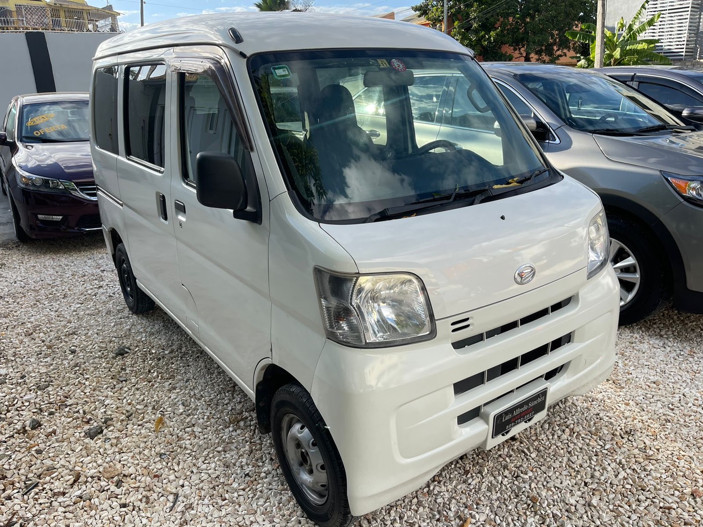 jeepetas y camionetas - Vendo Guagua Daihatsu Hijet 2015