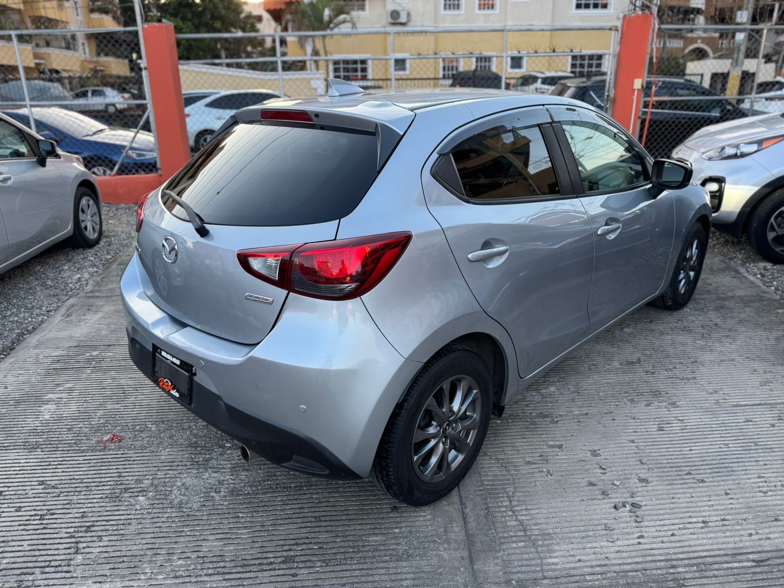 carros - Mazda Demio 2018 5