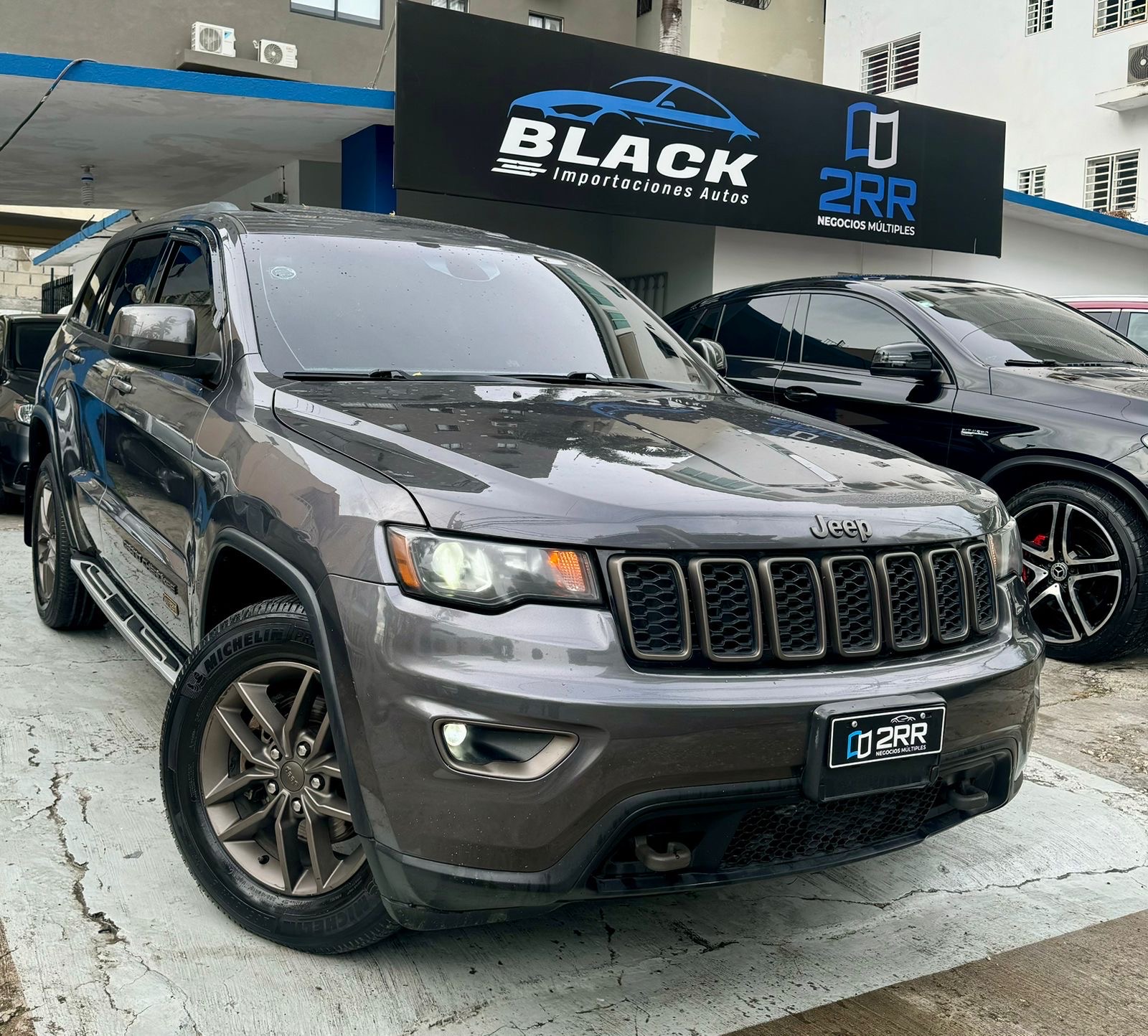 jeepetas y camionetas - Jeep Grand Cherokee Laredo 2016