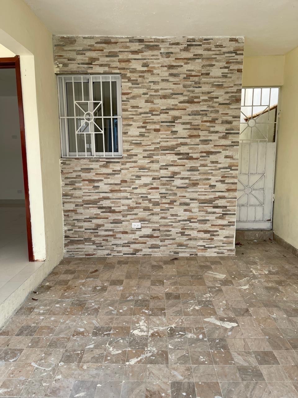 casas - venta de casa en santo Domingo norte a 3 minutos de la charles de Gaulle  2