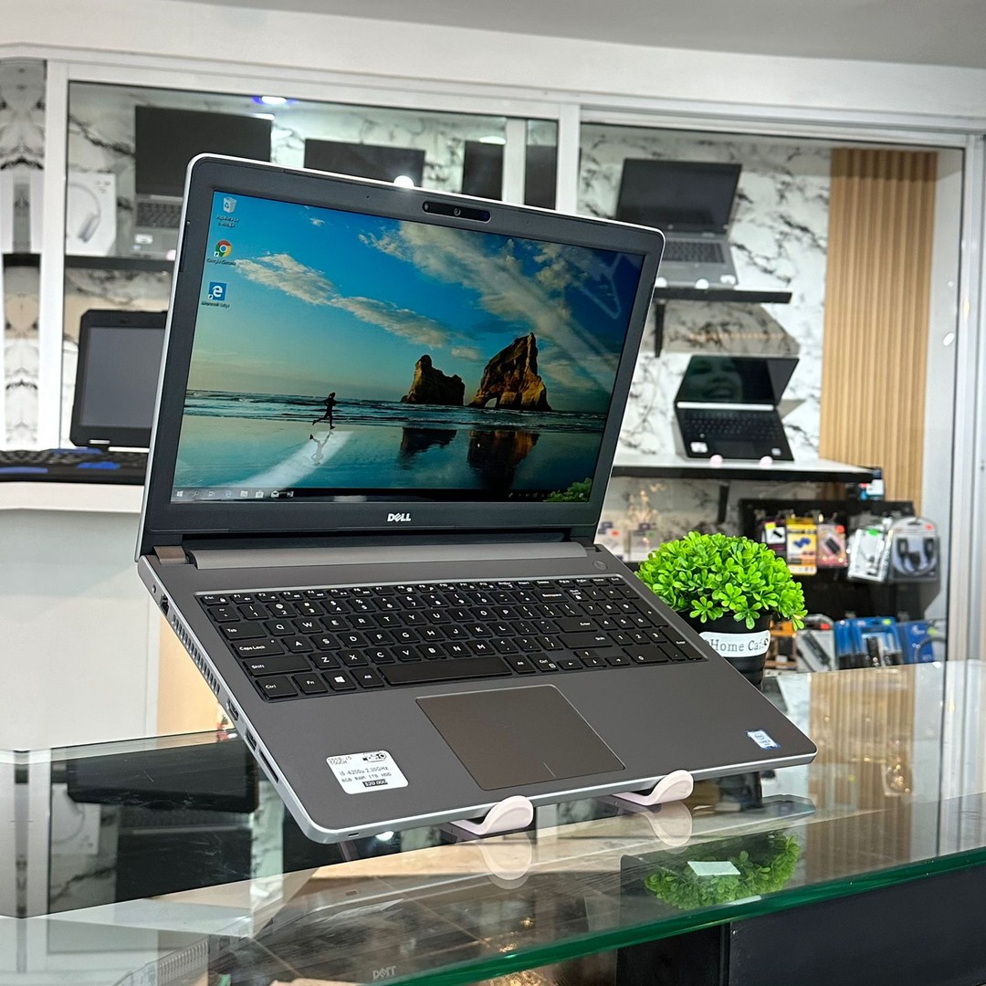 computadoras y laptops - Hermosa Laptop DELL inspiron i5 6ta. Gen. 1