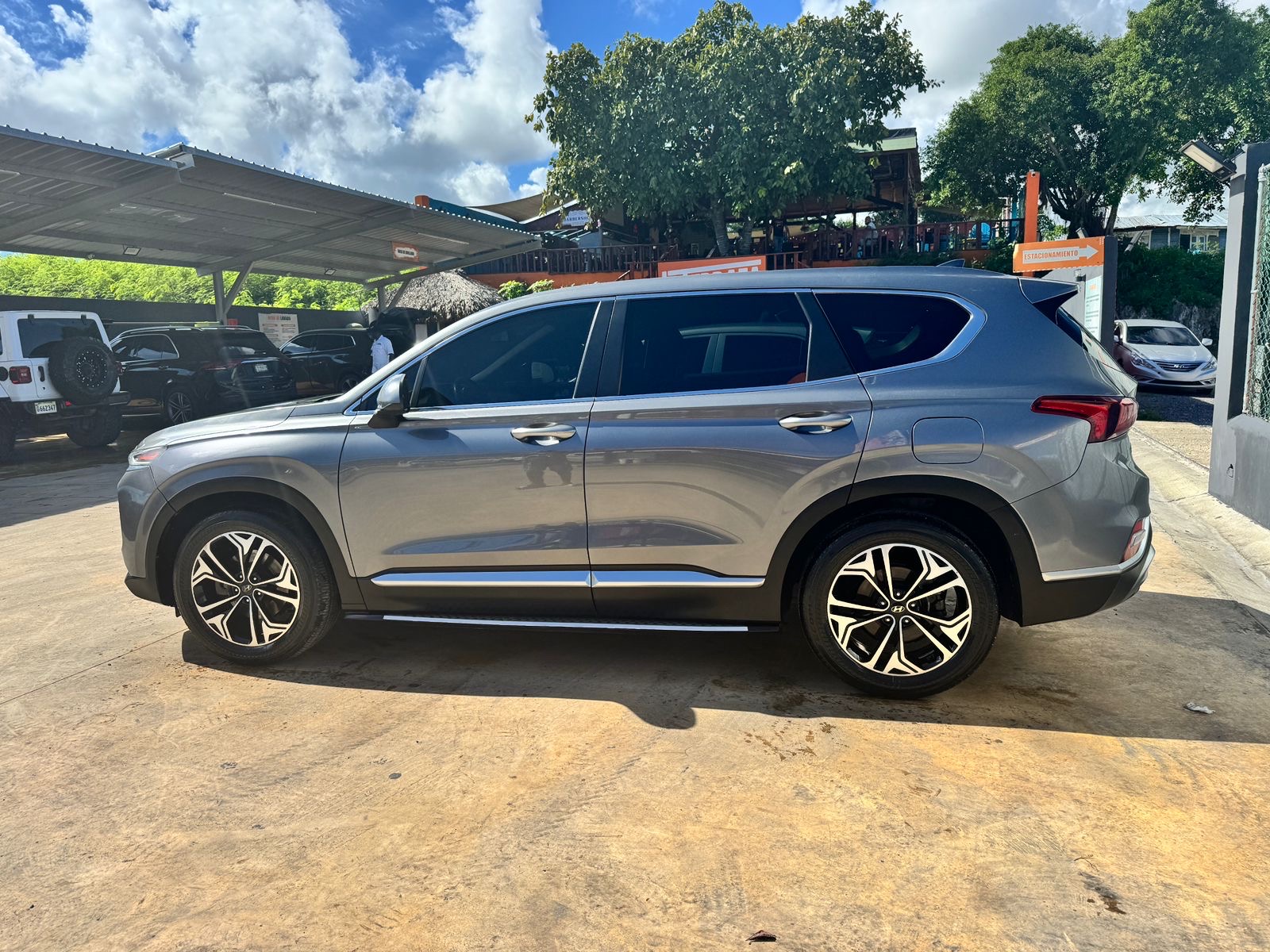 jeepetas y camionetas - SE VENDE HYUNDAI SANTA FE SE, COLOR GRIS, AÑO 2019, AMERICANA. 1