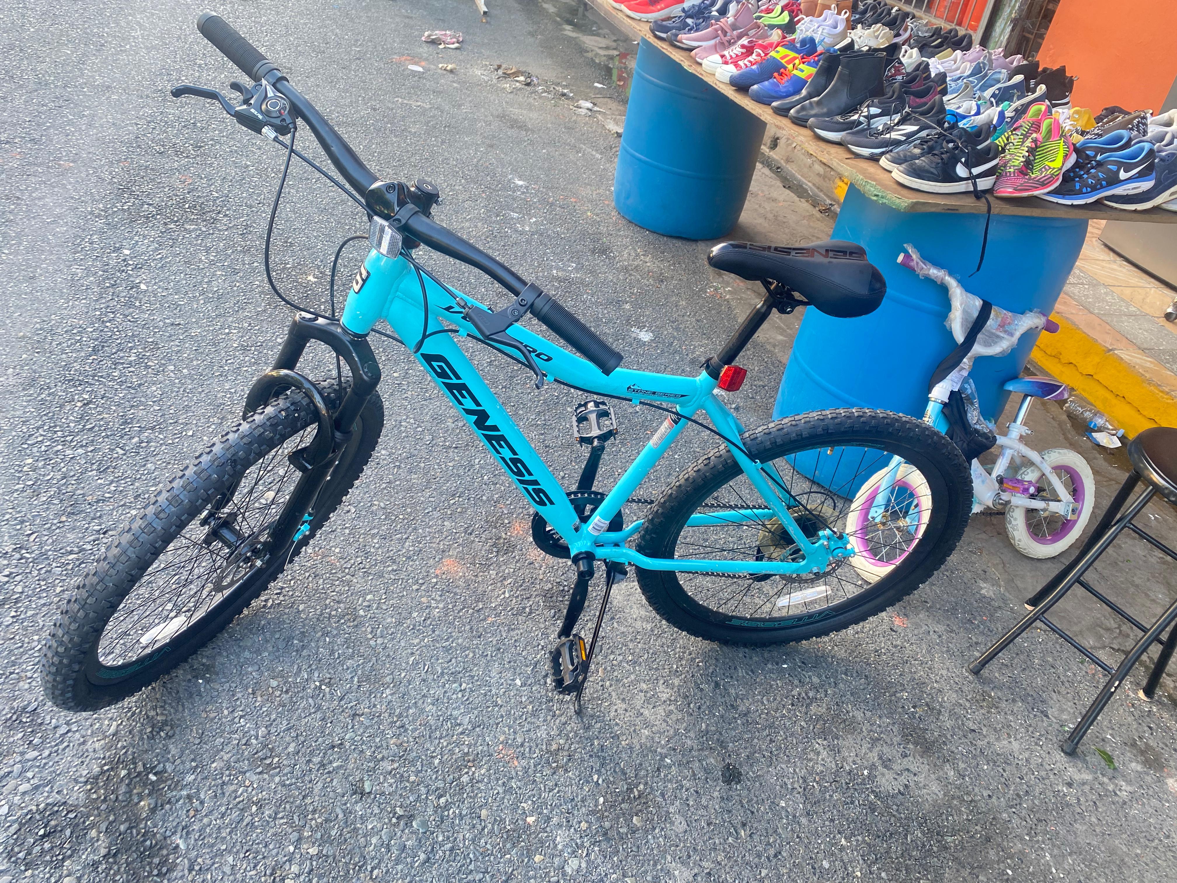 bicicletas y accesorios - vendo bicicleta todo terreno 