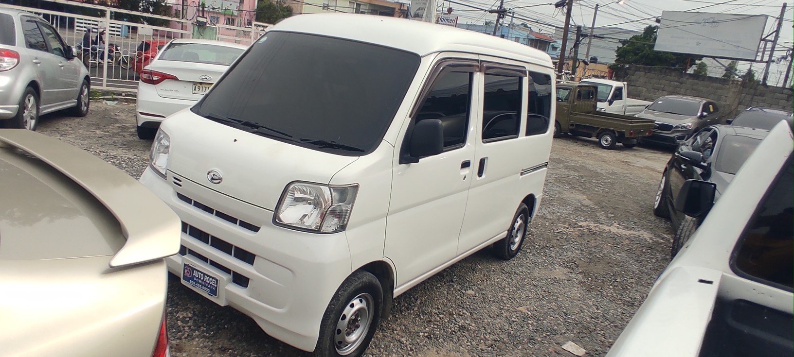 otros vehiculos - Daihatsu hIJET 2015. Totalmente original