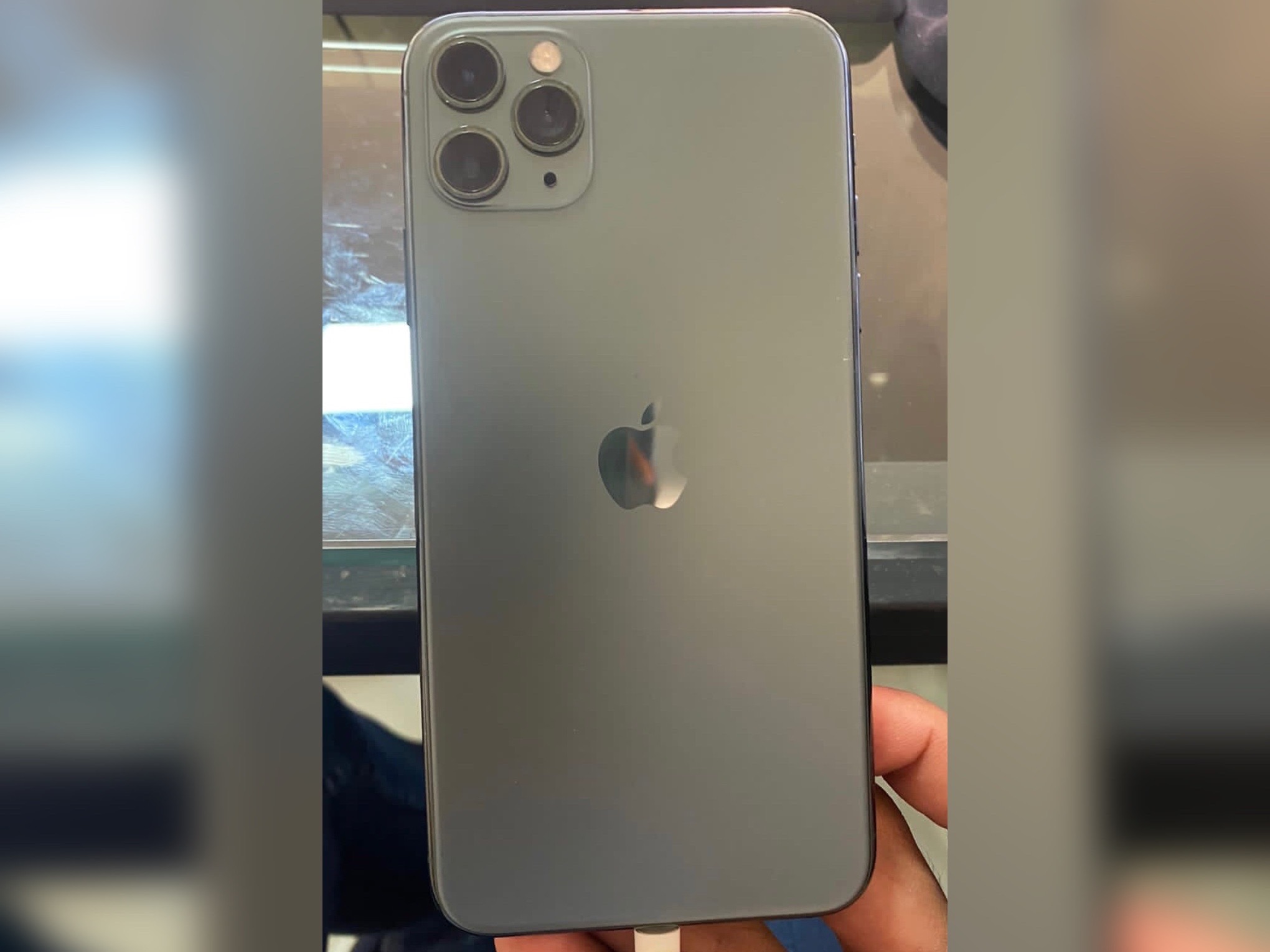 celulares y tabletas - iPhone 11 Pro Max 64GB (Factory), incluye AirPods Pro + Cover 2