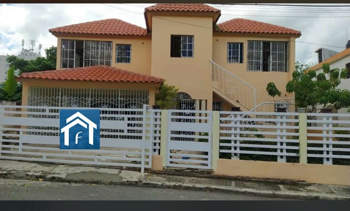 casas - Casa en venta en el Centro de Higuey 4