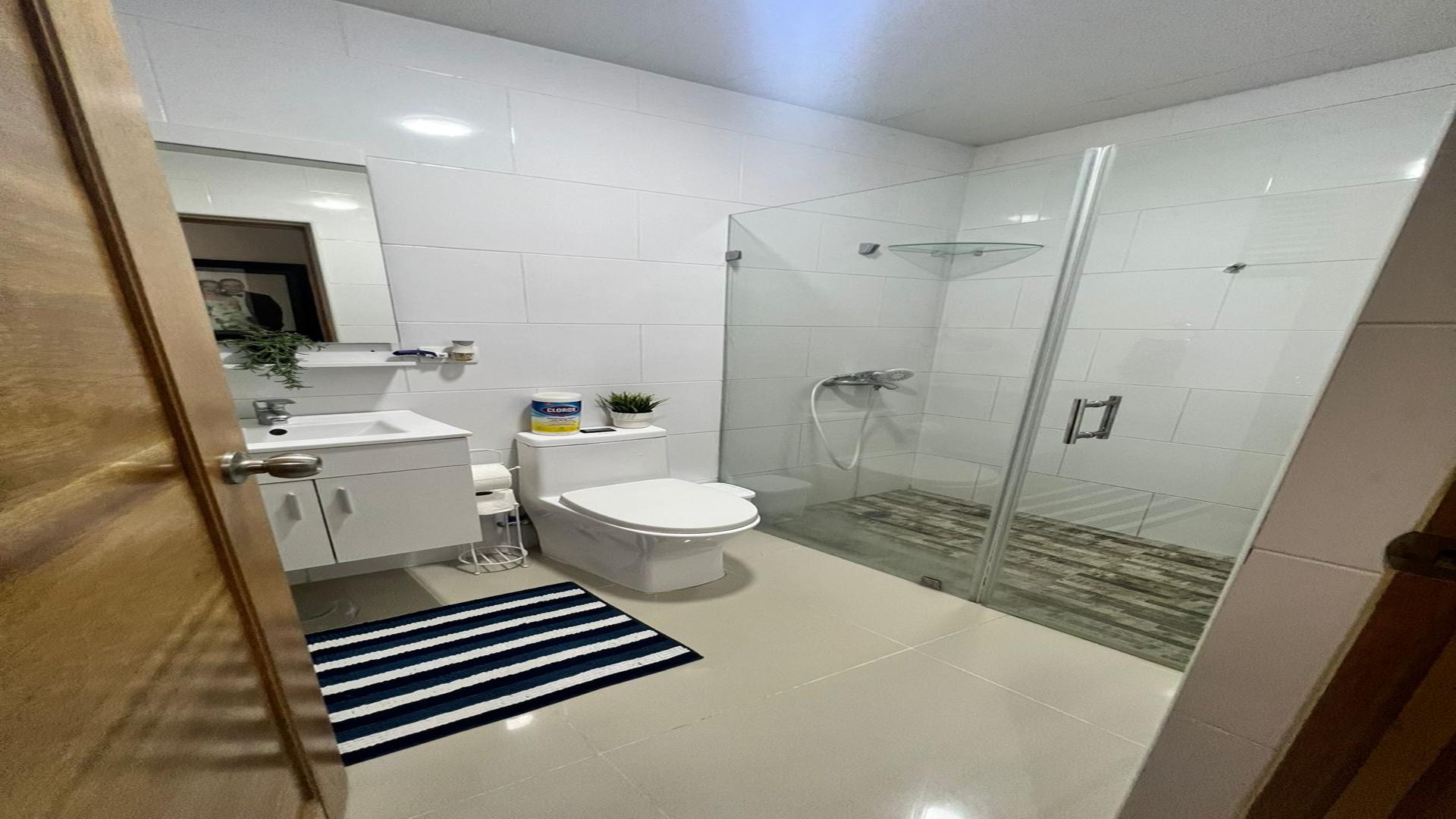 apartamentos - Venta de amplio apartamento en Altos de Arroyo Hondo 8