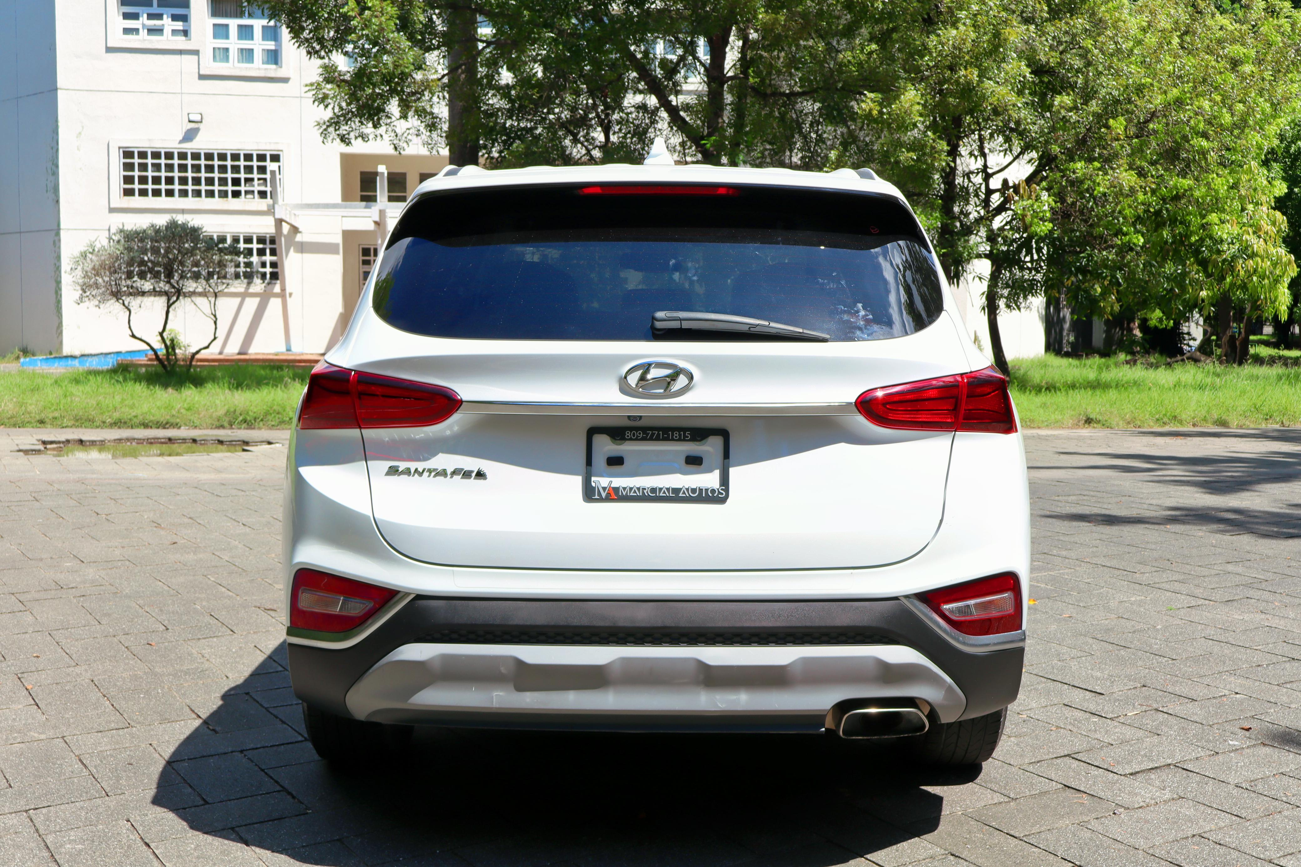 jeepetas y camionetas - Montate en esta impecable lujosa confortable  hyundai santa fe SEL 2019  4