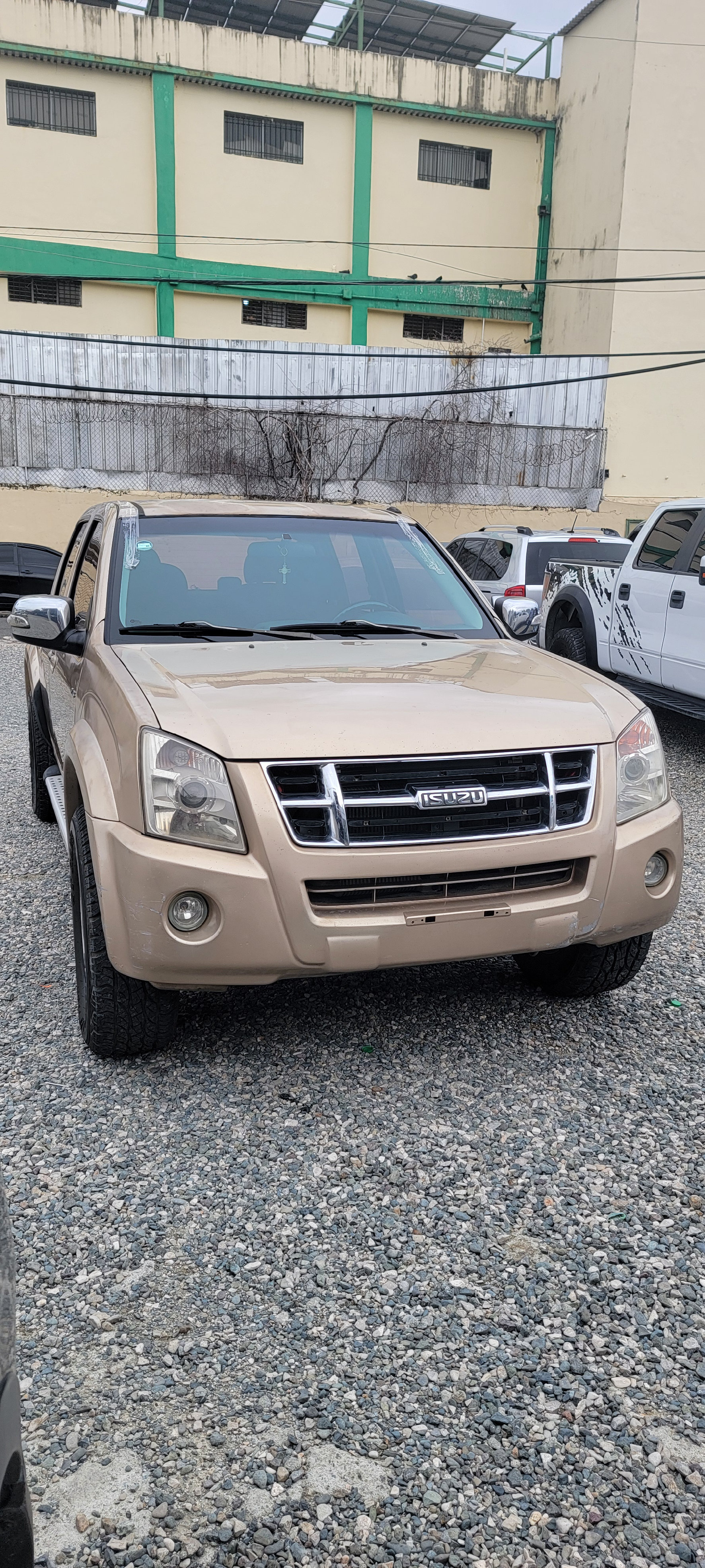 jeepetas y camionetas - CAM. ISUZU DIMAX  2008