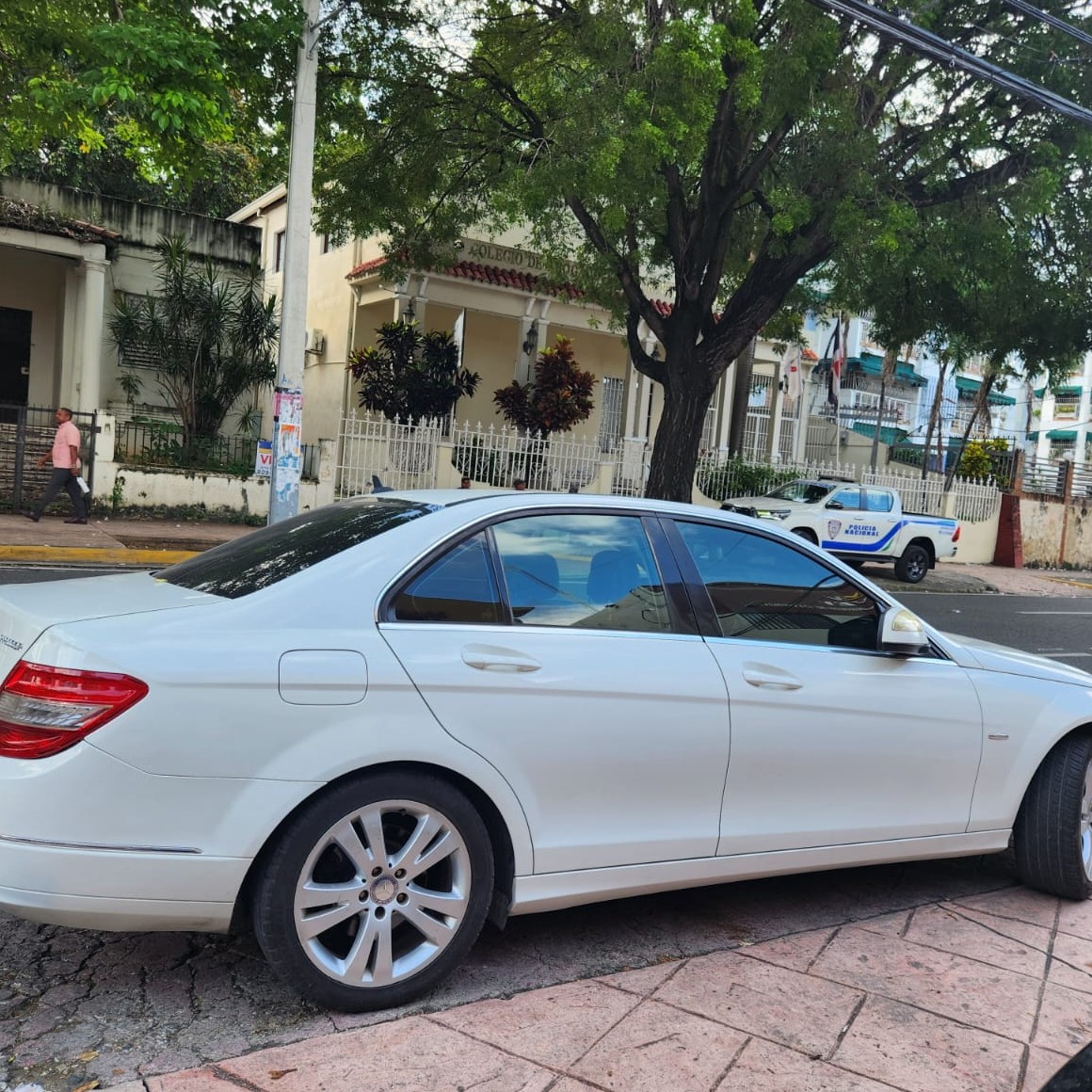 carros - Mercedes C200 Impecable con Sun Roof.  Interior Original en Piel. RD$485mil