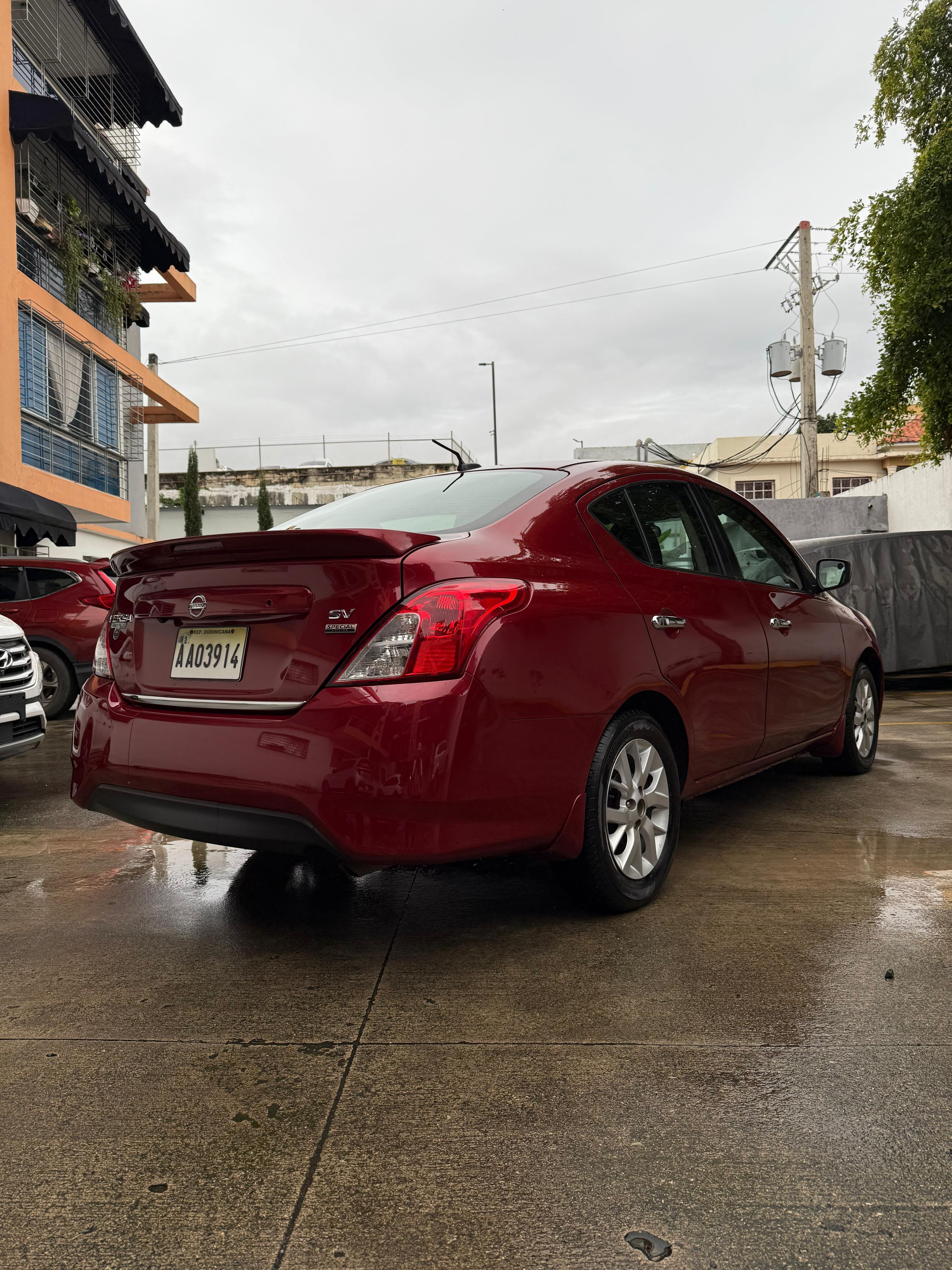 carros - Nissan versa/Sentra SV  Americano 2018 $589,000  2