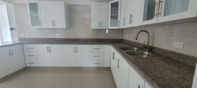 apartamentos - Vendo en torre Calculta la Esmeralda 3 nivel 7